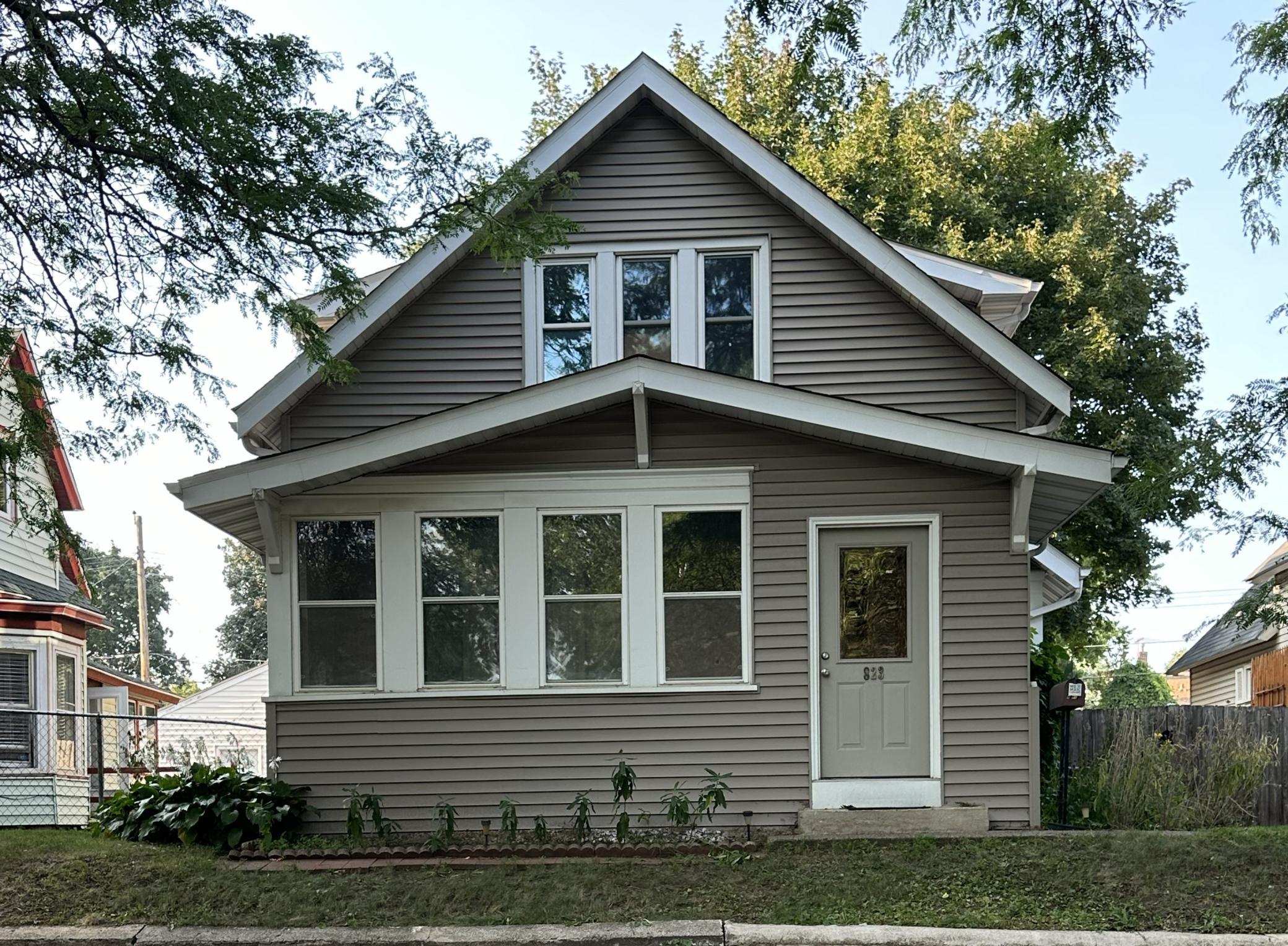 Photo 2 of Single family home for sale at 823 Juno Ave, Saint Paul, MN 55102 | MLS# 7134203 | Listing updated on 2026-10-23