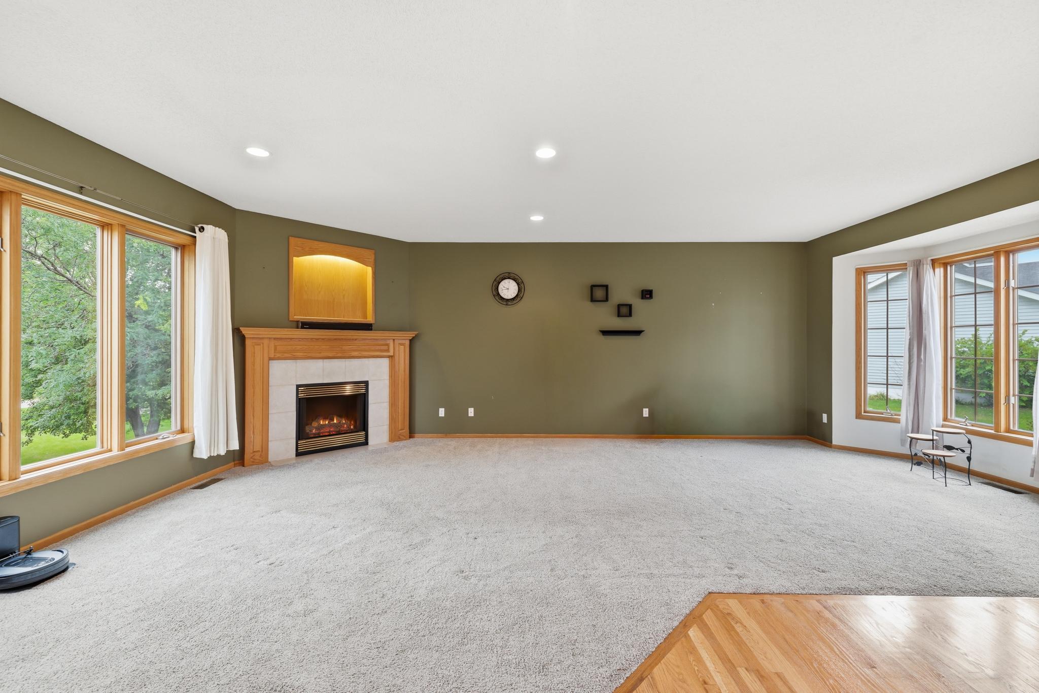 Photo 3 of Sale Pending at 21386 Goldenrod Cir, Rogers, MN 55374 | MLS# 7134407 | Listing updated on 2026-09-21