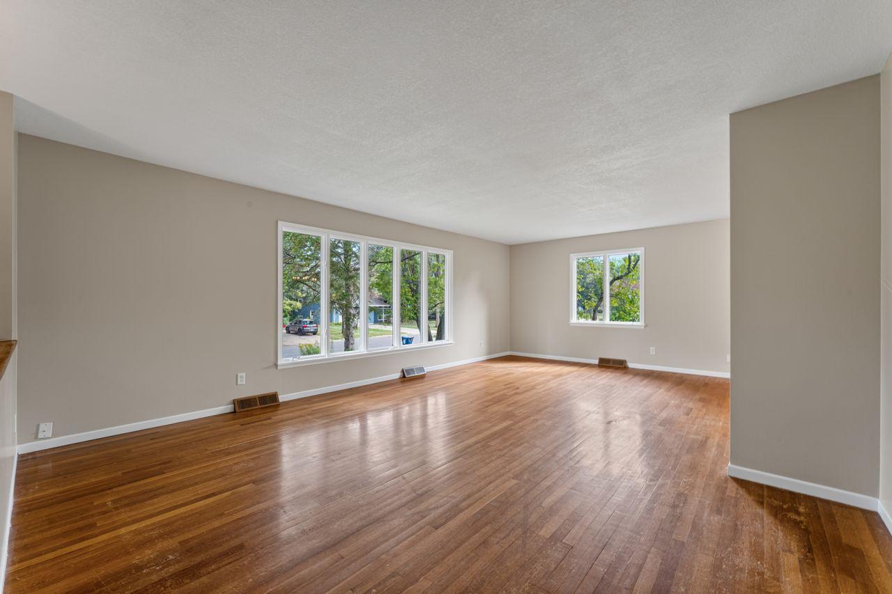 Photo 2 of Single family home for sale at 828 Fremont St E, Northfield, MN 55057 | MLS# 7134737 | Listing updated on 2026-10-26