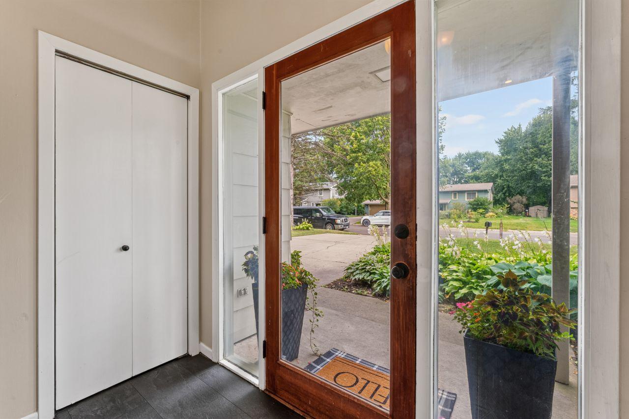 Photo 4 of Single family home for sale at 828 Fremont St E, Northfield, MN 55057 | MLS# 7134737 | Listing updated on 2026-10-26