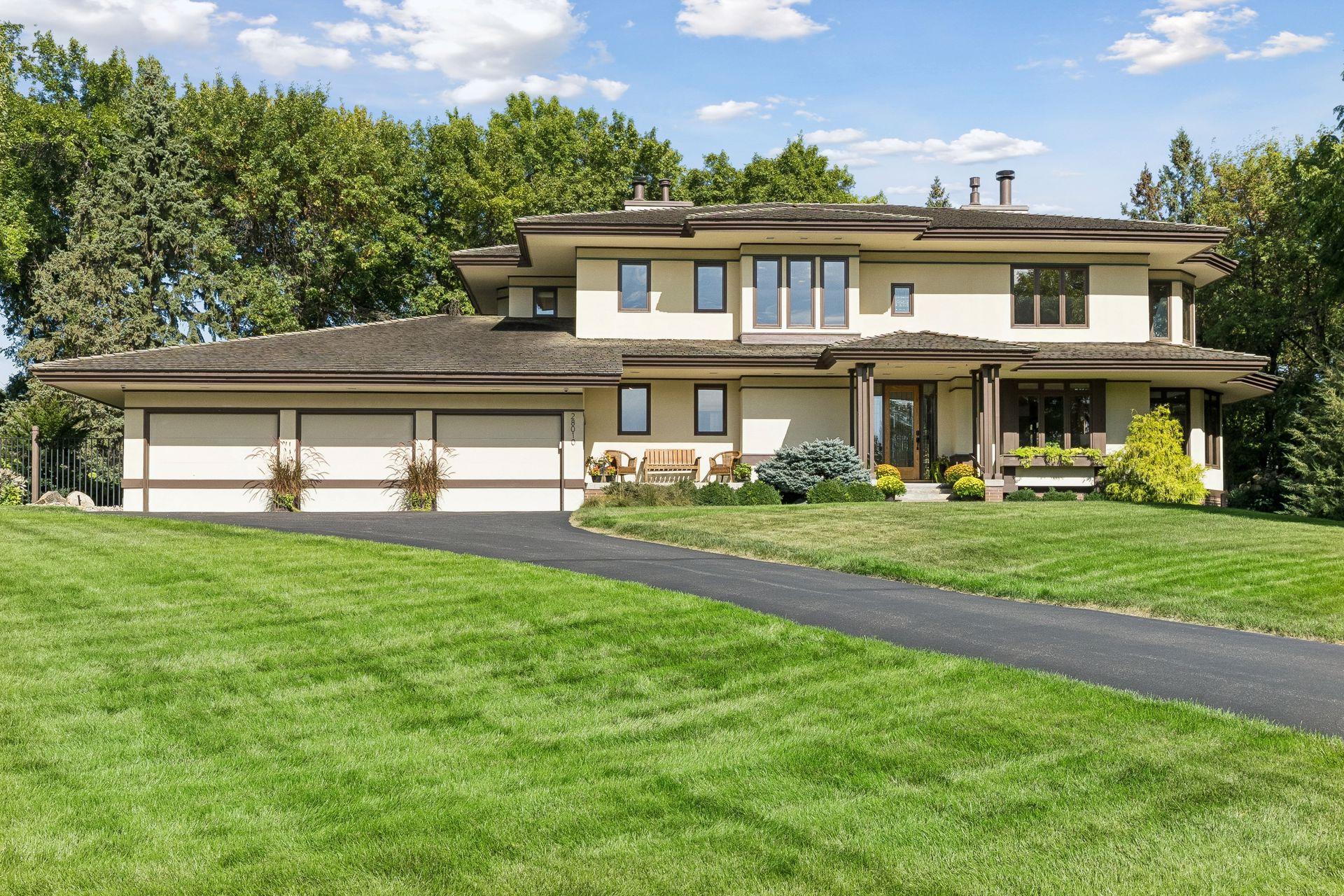 Photo 2 of Mansion for sale at 28010 Boulder Brg Dr, Excelsior, MN 55331 | MLS# 7135271 | Listing updated on 2026-10-05