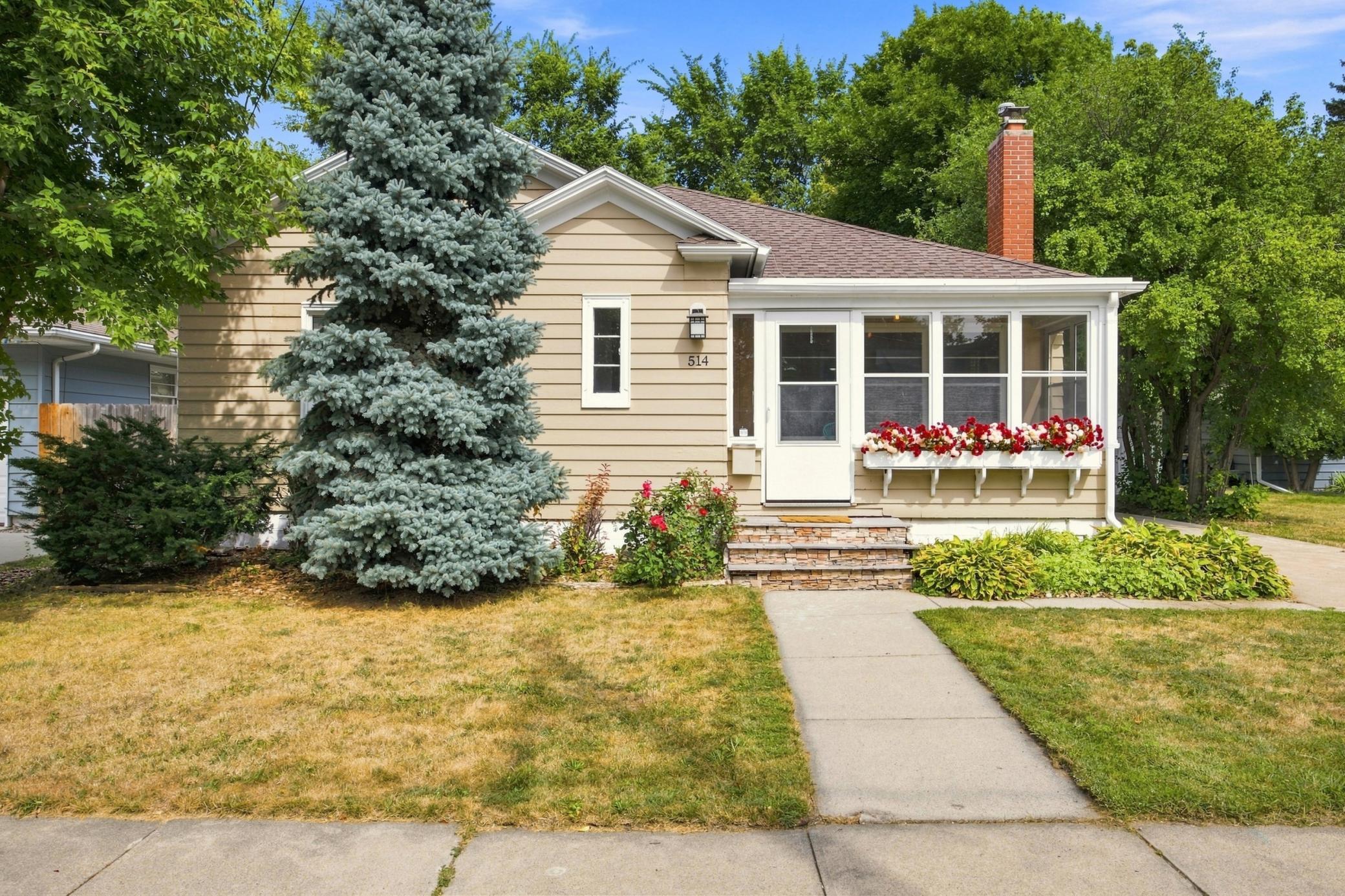 Photo 2 of Sale Pending at 514 4th Avenue S, Moorhead, MN 56560 | MLS# 7135785 | Listing updated on 2026-09-21