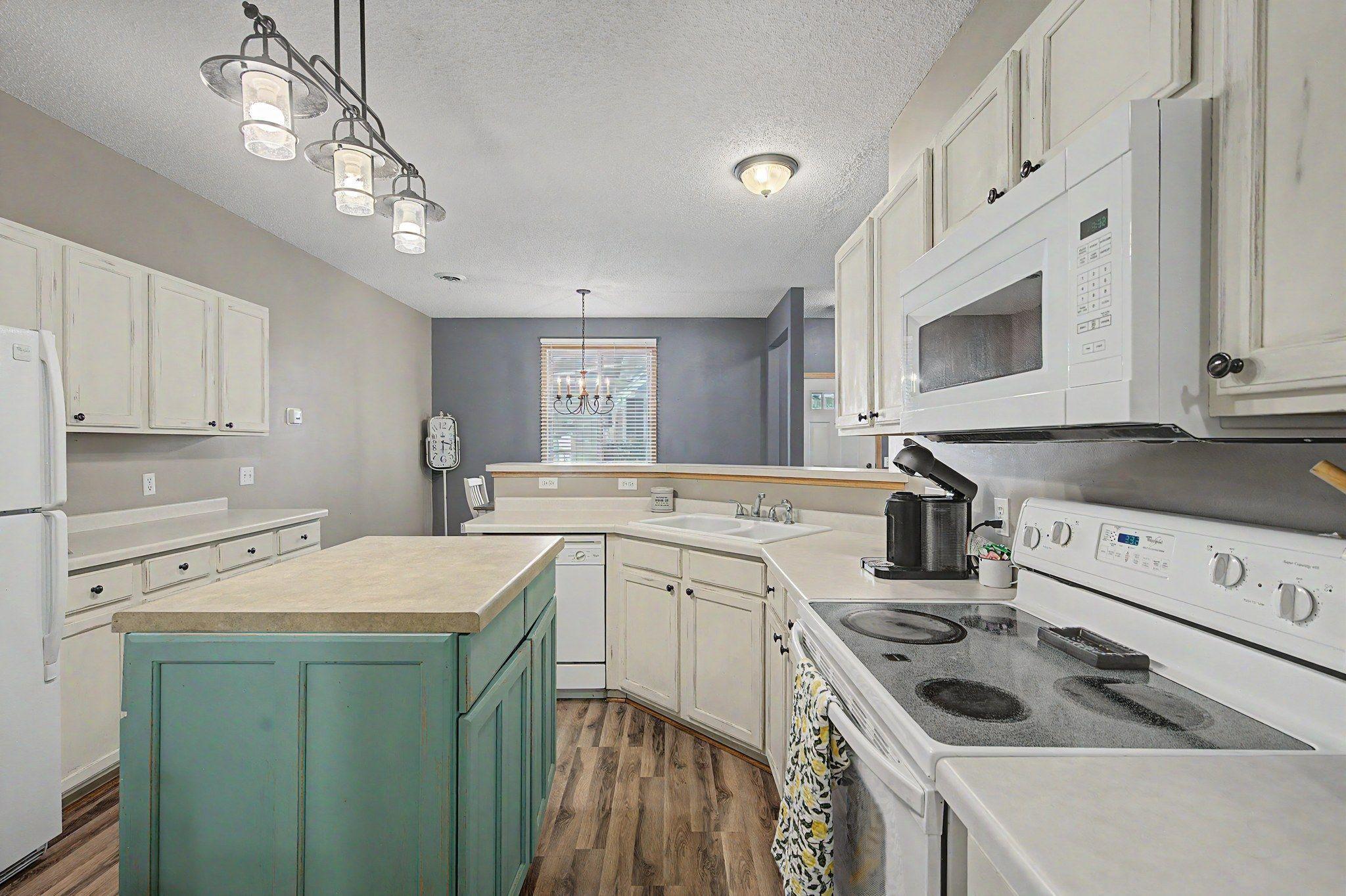 Photo 3 of Single family home for sale at 9648 Peony Ln N, Maple Grove, MN 55311 | MLS# 7135931 | Listing updated on 2026-09-21