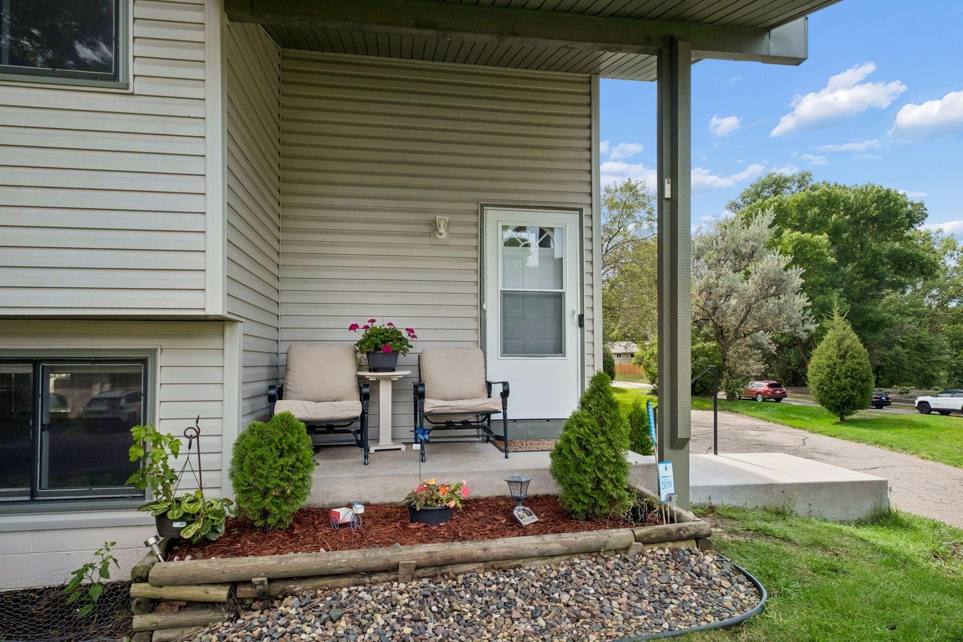 Photo 3 of Single family home for sale at 9535 Hartford Cir, Eden Prairie, MN 55347 | MLS# 7136235 | Listing updated on 2026-09-21