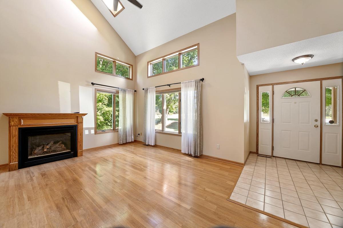 Photo 3 of Sale Pending at 335 Desoto Ave Sw, Buffalo, MN 55313 | MLS# 7136368 | Listing updated on 2026-09-21
