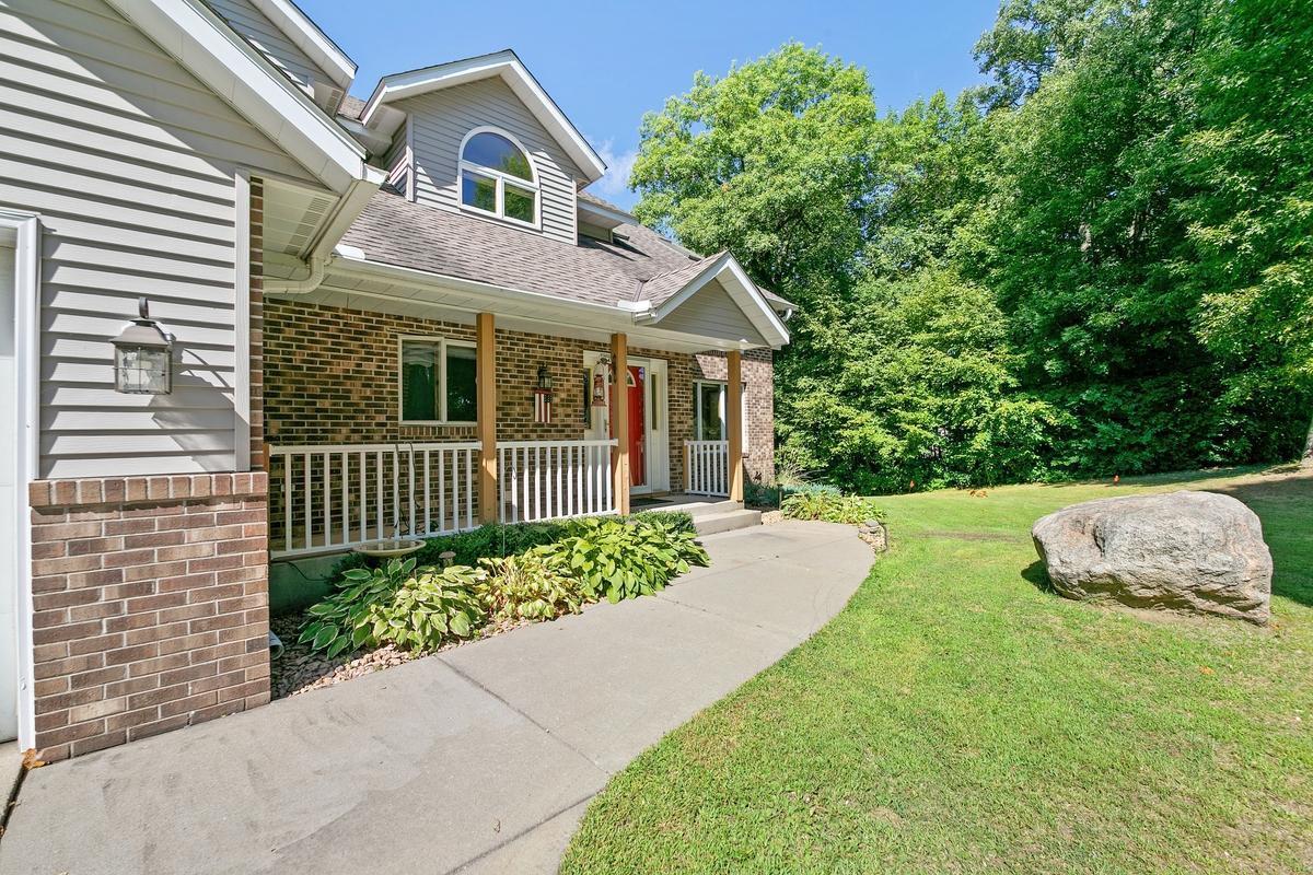 Photo 2 of Sale Pending at 335 Desoto Ave Sw, Buffalo, MN 55313 | MLS# 7136368 | Listing updated on 2026-09-21