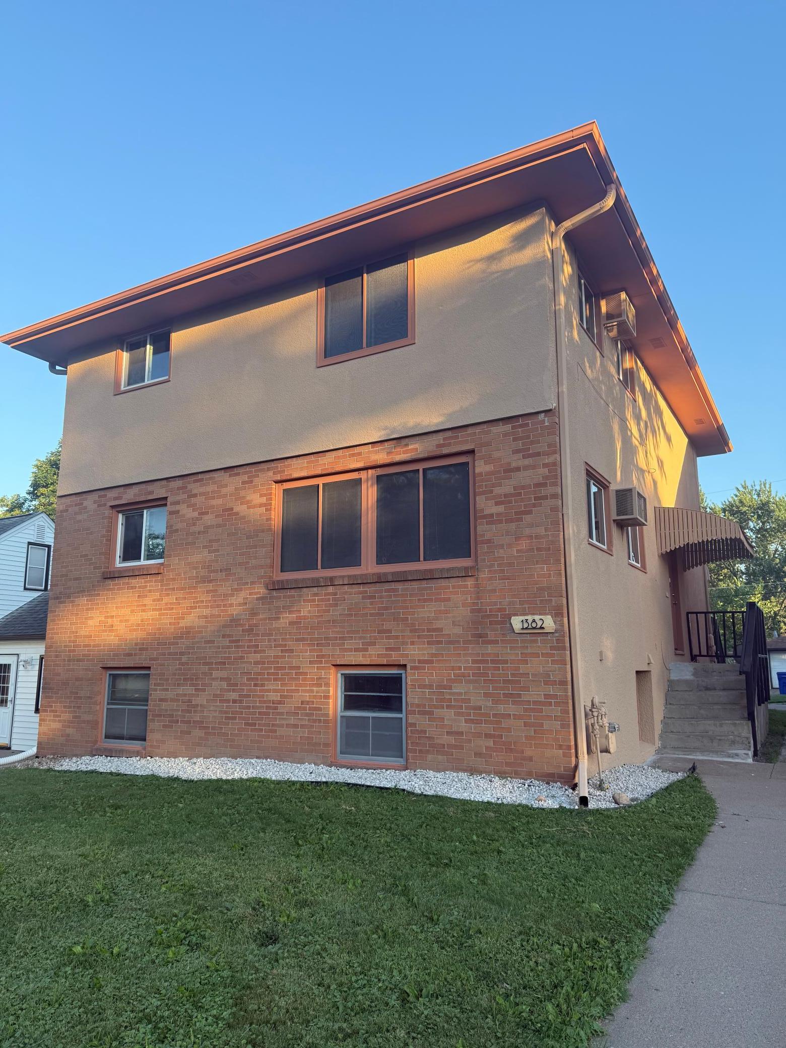 Photo 1 of Sale Pending at 1382 Minnehaha Ave E, Saint Paul, MN 55106 | MLS# 7136520 | Listing updated on 2026-09-21