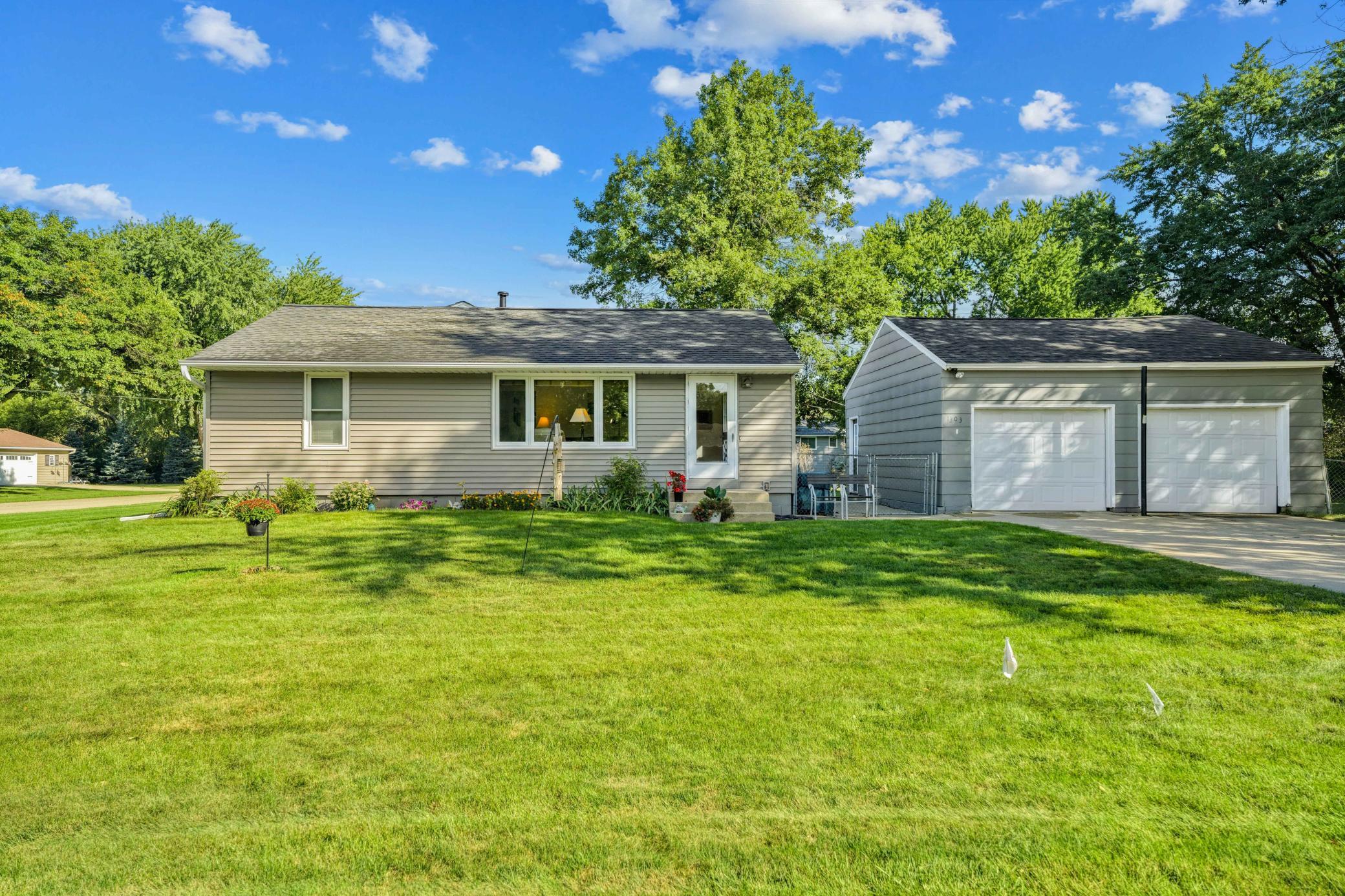 Photo 1 of Single family home for sale at 1303 26th Street Se, Rochester, MN 55904 | MLS# 7137877 | Listing updated on 2026-09-22