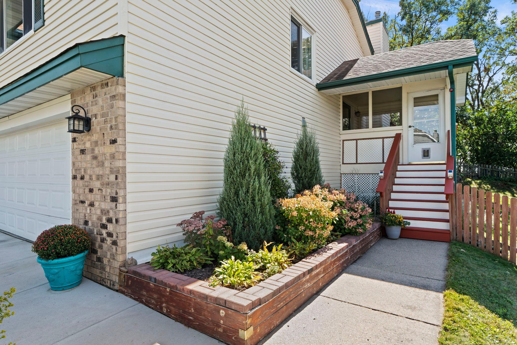 Photo 2 of Sale Pending at 7455 Scot Ter, Eden Prairie, MN 55346 | MLS# 7138139 | Listing updated on 2026-09-21