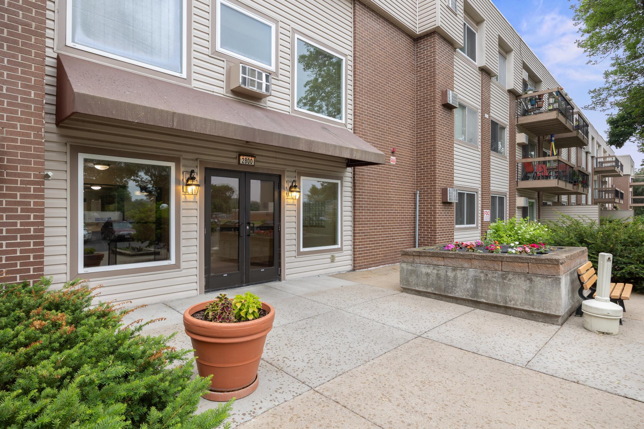 Photo 3 of Condo for sale at 2800 Hillsboro Ave N #214, Minneapolis, MN 55427 | MLS# 7138365 | Listing updated on 2026-10-24