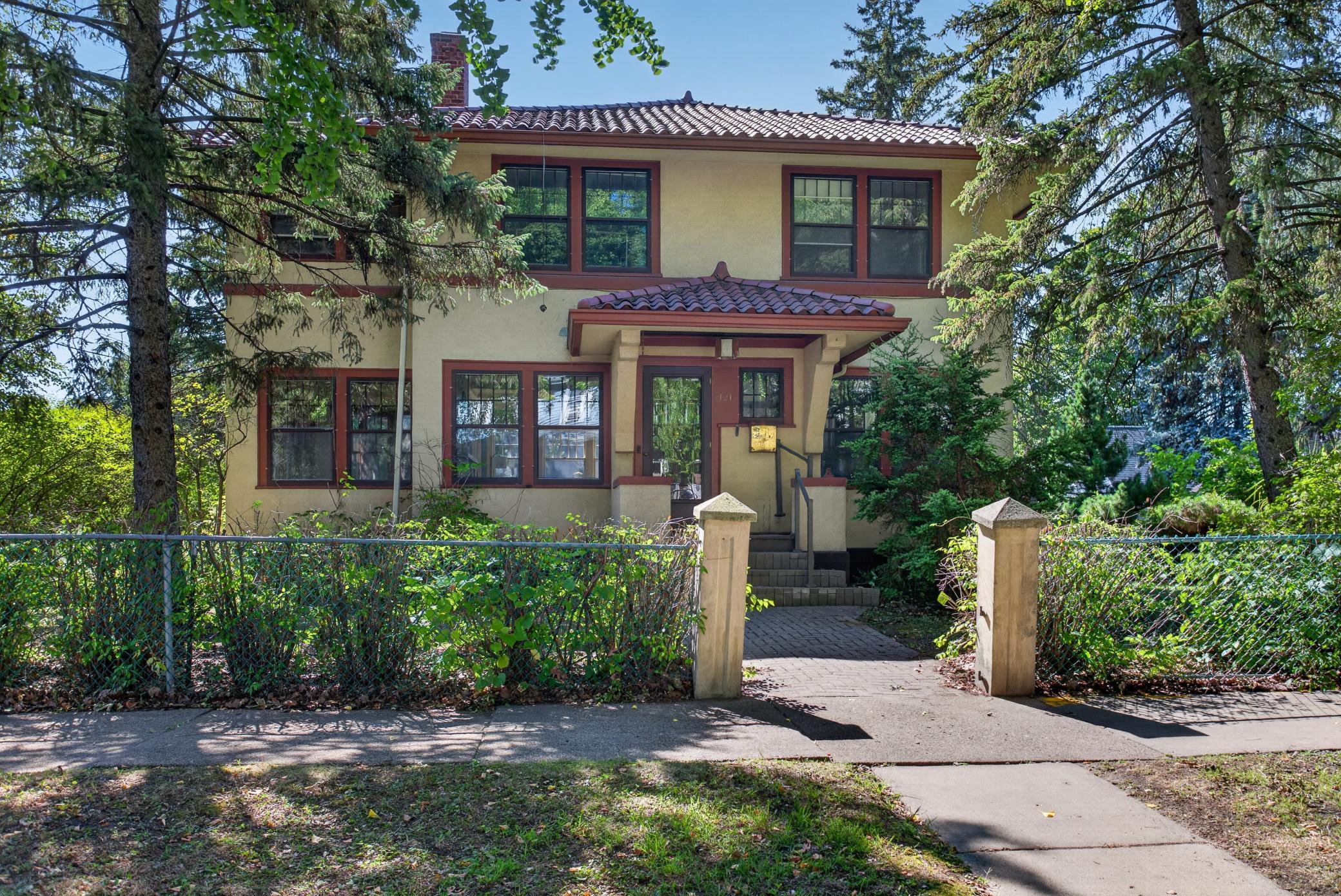 Photo 1 of Single family home for sale at 121 Maria Ave, Saint Paul, MN 55106 | MLS# 7138769 | Listing updated on 2026-09-22