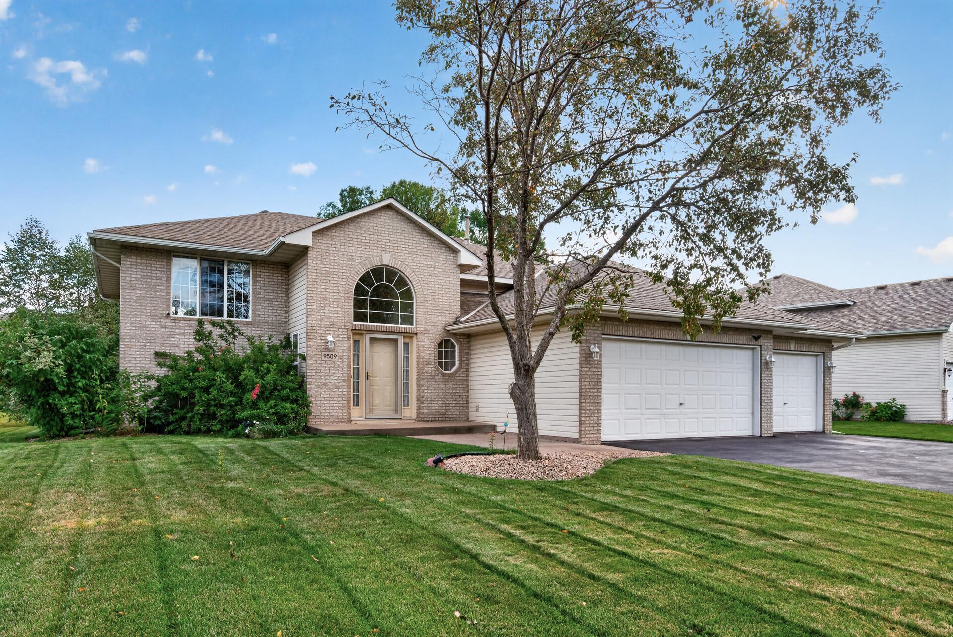 Photo 1 of Single family home for sale at 9509 Dogwood Ave N, Brooklyn Park, MN 55443 | MLS# 7139816 | Listing updated on 2026-10-02