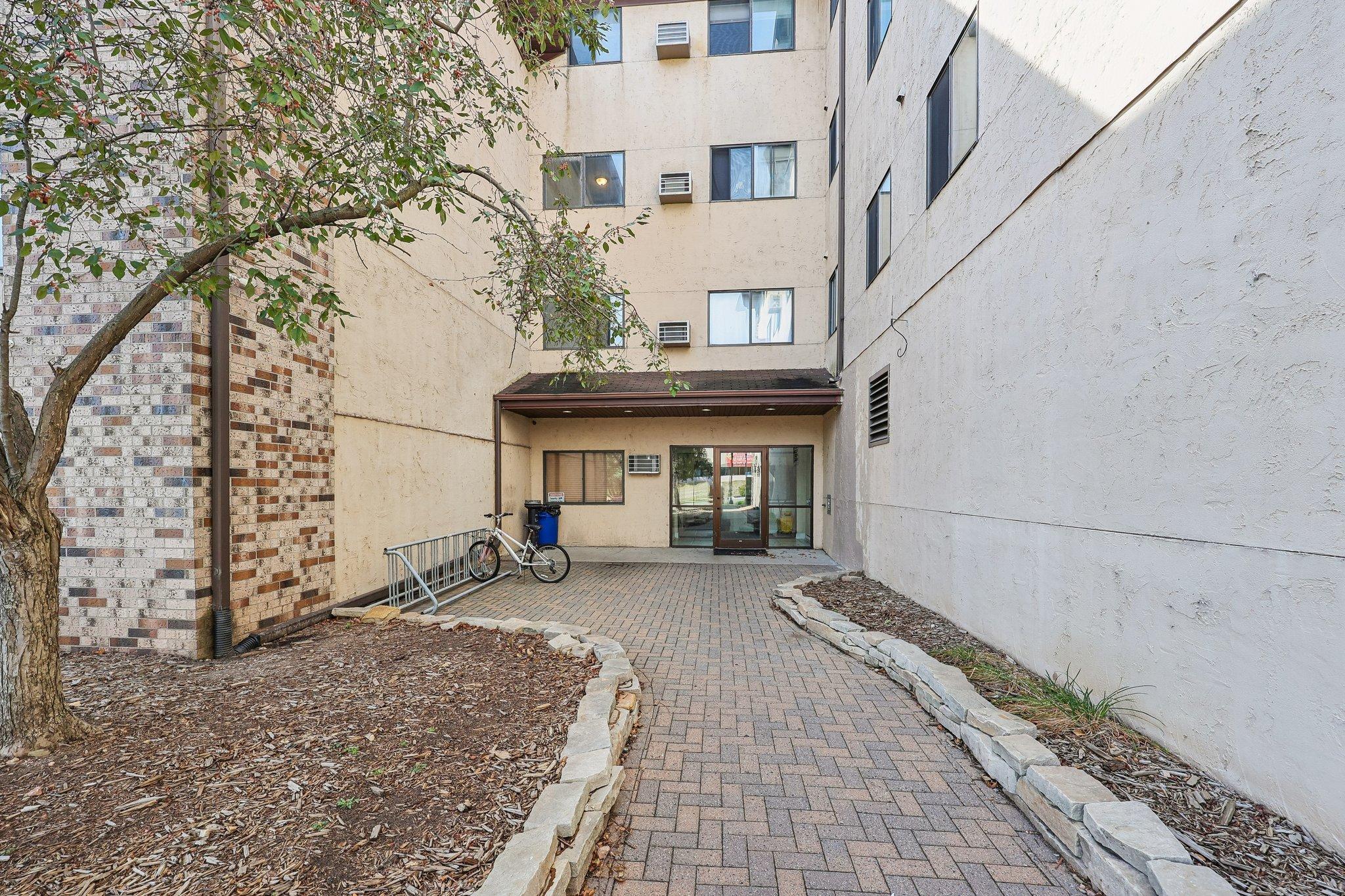 Photo 2 of Condo for sale at 221 Grand Ave #115, South Saint Paul, MN 55075 | MLS# 7140106 | Listing updated on 2026-09-21