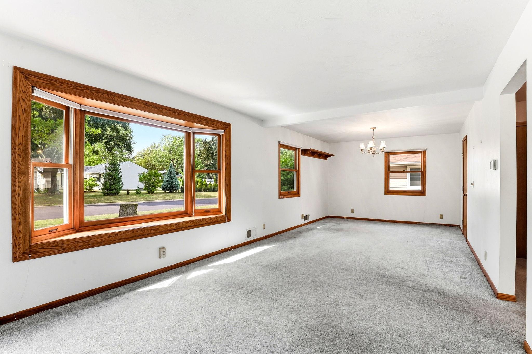 Photo 4 of Sale Pending at 6920 Claude Ave, Inver Grove Heights, MN 55076 | MLS# 7140128 | Listing updated on 2026-09-21