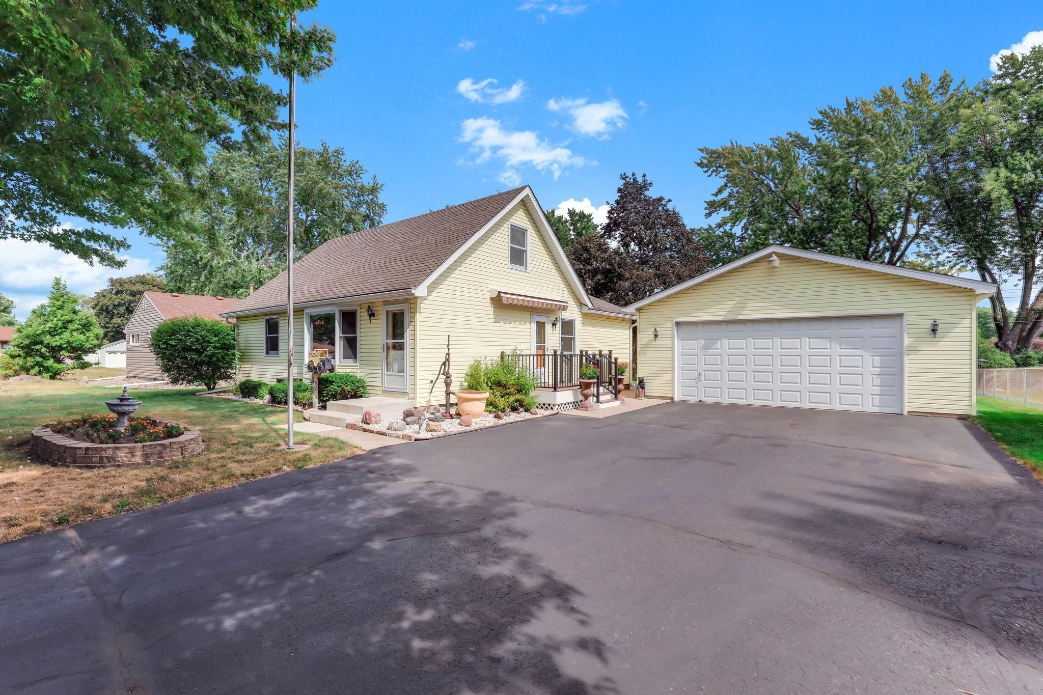 Photo 1 of Sale Pending at 6920 Claude Ave, Inver Grove Heights, MN 55076 | MLS# 7140128 | Listing updated on 2026-09-21