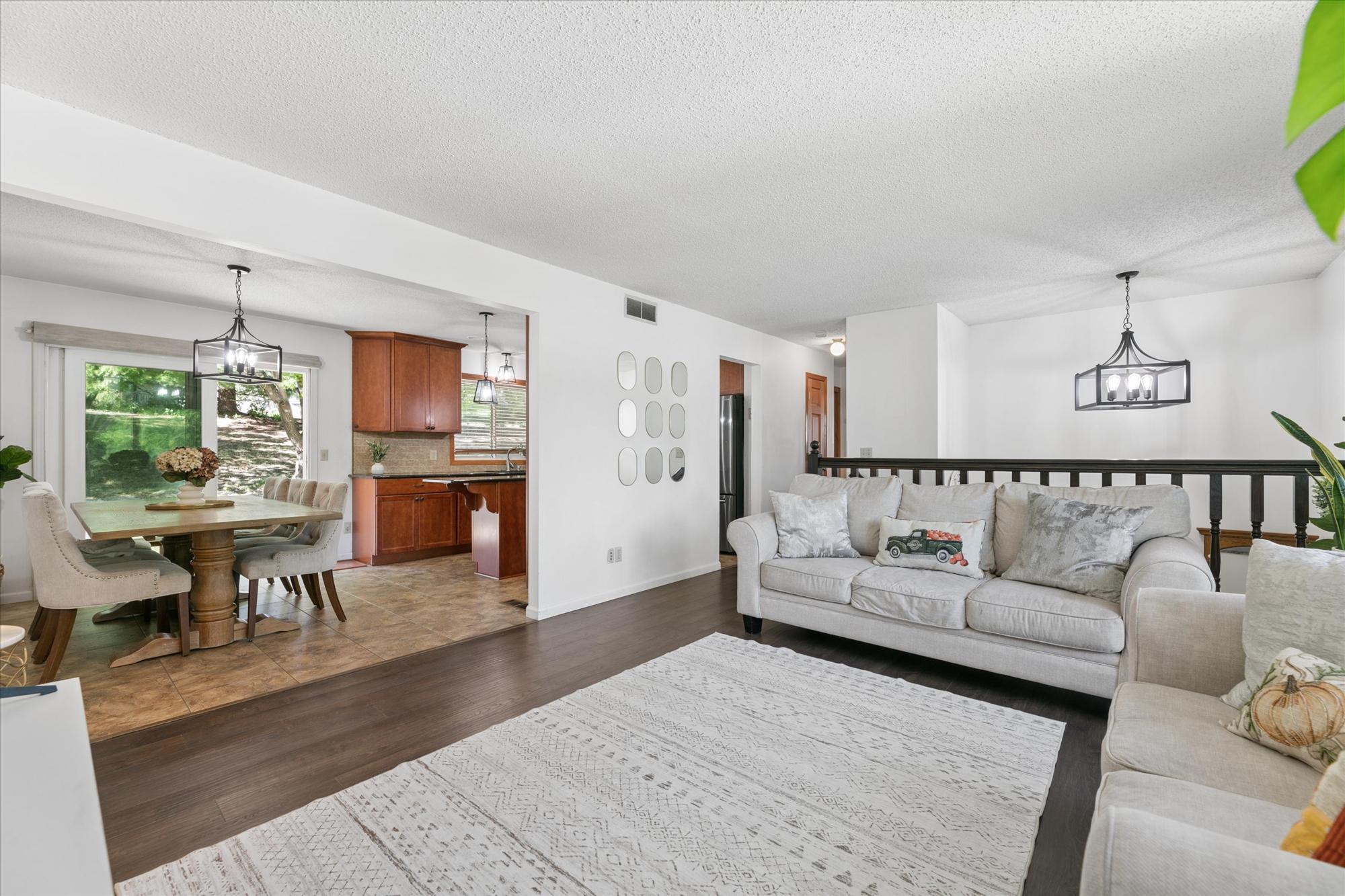 Photo 4 of Single family home for sale at 6242 Whispering Oaks Dr, Eden Prairie, MN 55346 | MLS# 7140537 | Listing updated on 2026-09-21