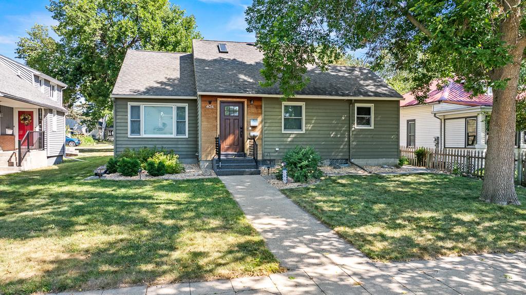 Photo 1 of Single family home for sale at 404 Walnut St, Marshall, MN 56258 | MLS# 7141565 | Listing updated on 2026-09-21