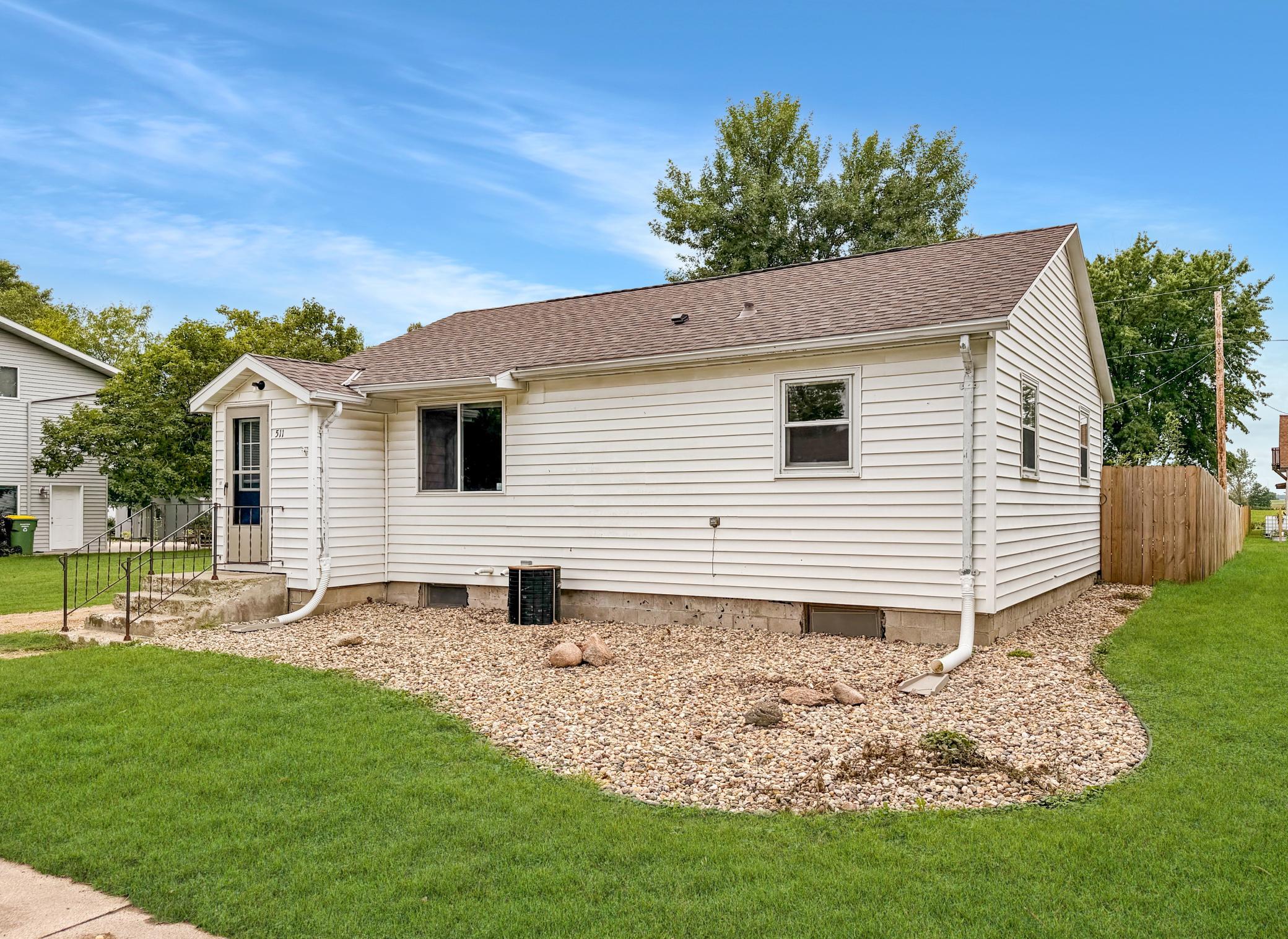 Photo 2 of Single family home for sale at 511 Main St, Ruthton, MN 56170 | MLS# 7141849 | Listing updated on 2026-09-21
