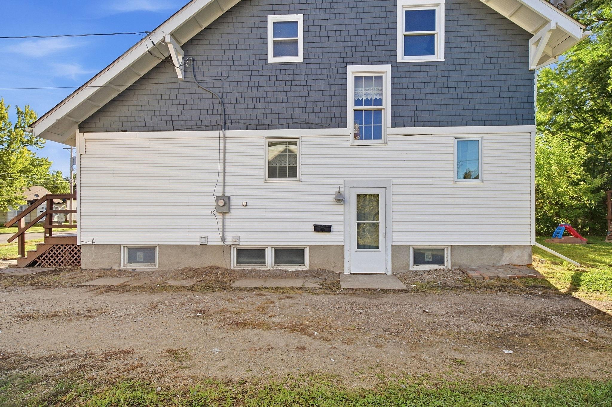 Photo 3 of Single family home for sale at 725 Home St, Kenyon, MN 55946 | MLS# 7142200 | Listing updated on 2026-09-21