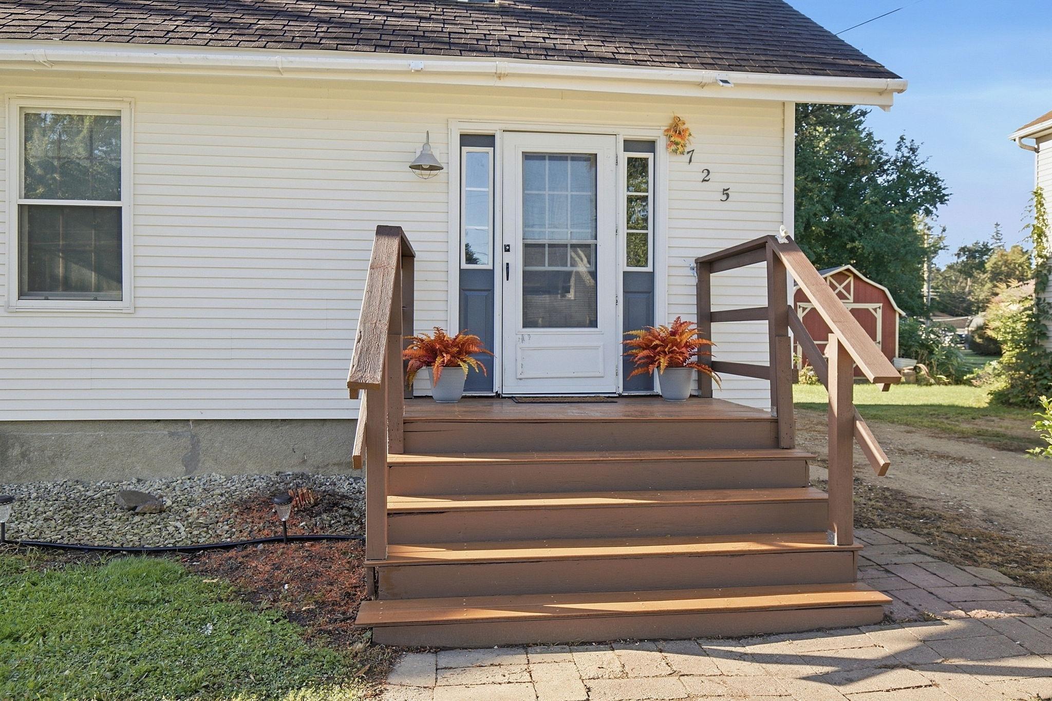 Photo 2 of Single family home for sale at 725 Home St, Kenyon, MN 55946 | MLS# 7142200 | Listing updated on 2026-09-21