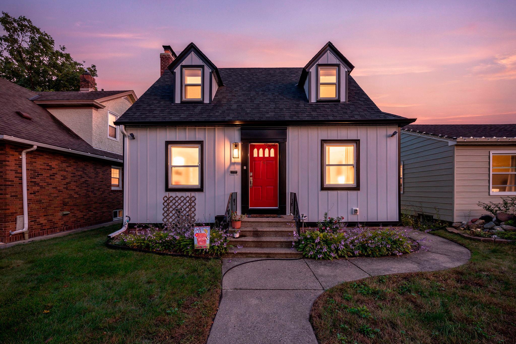 Single family home for sale at 966 Eleanor Ave, Saint Paul, MN 55102 | MLS# 7142433