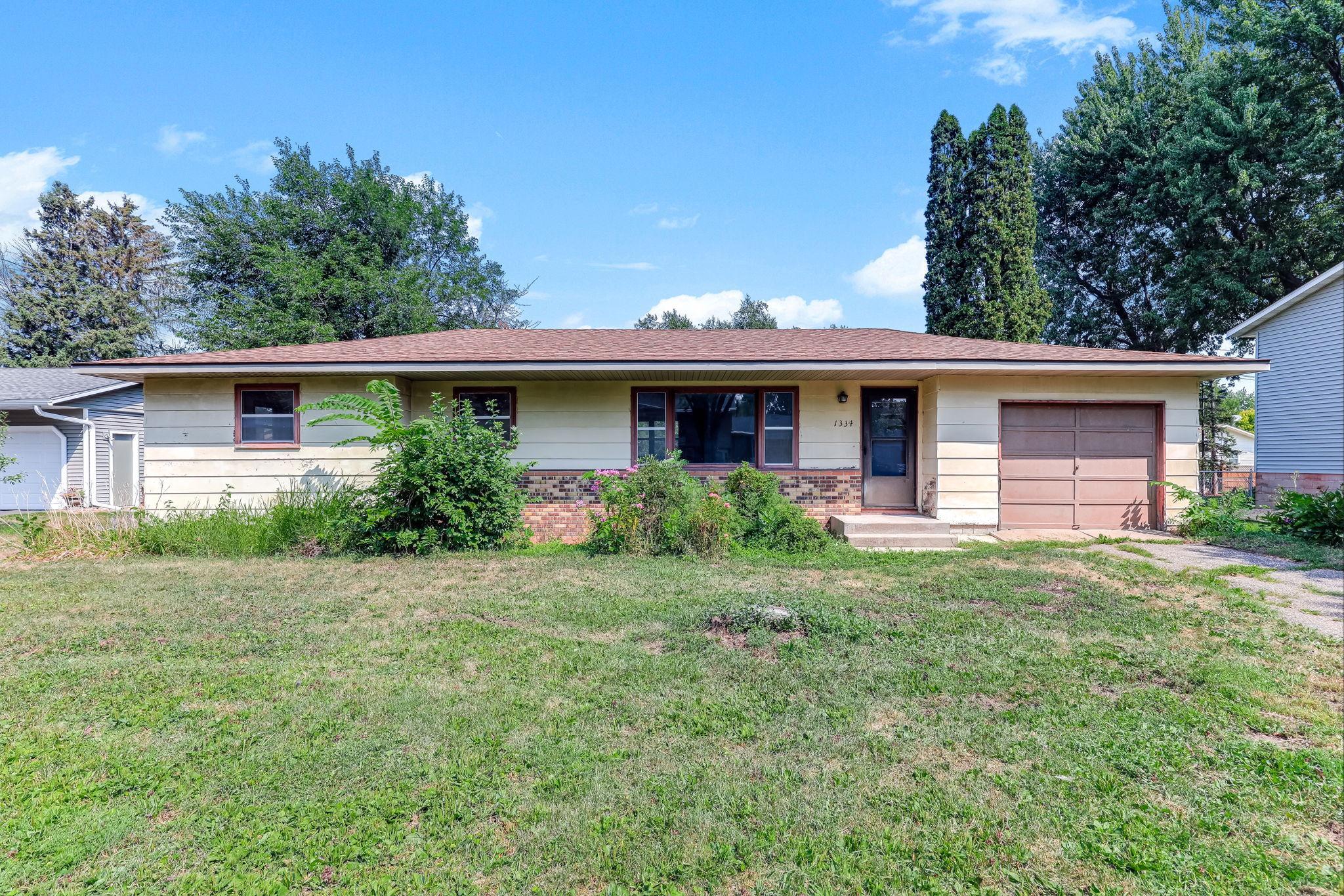 Photo 1 of Sale Pending at 1334 21st Street W, Hastings, MN 55033 | MLS# 7142514 | Listing updated on 2026-09-21