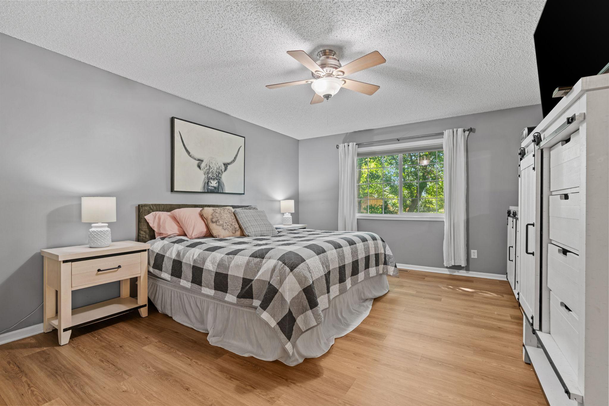 Photo 1 of Single family home for sale at 21233 Independence Ave, Lakeville, MN 55044 | MLS# 7142585 | Listing updated on 2026-09-24