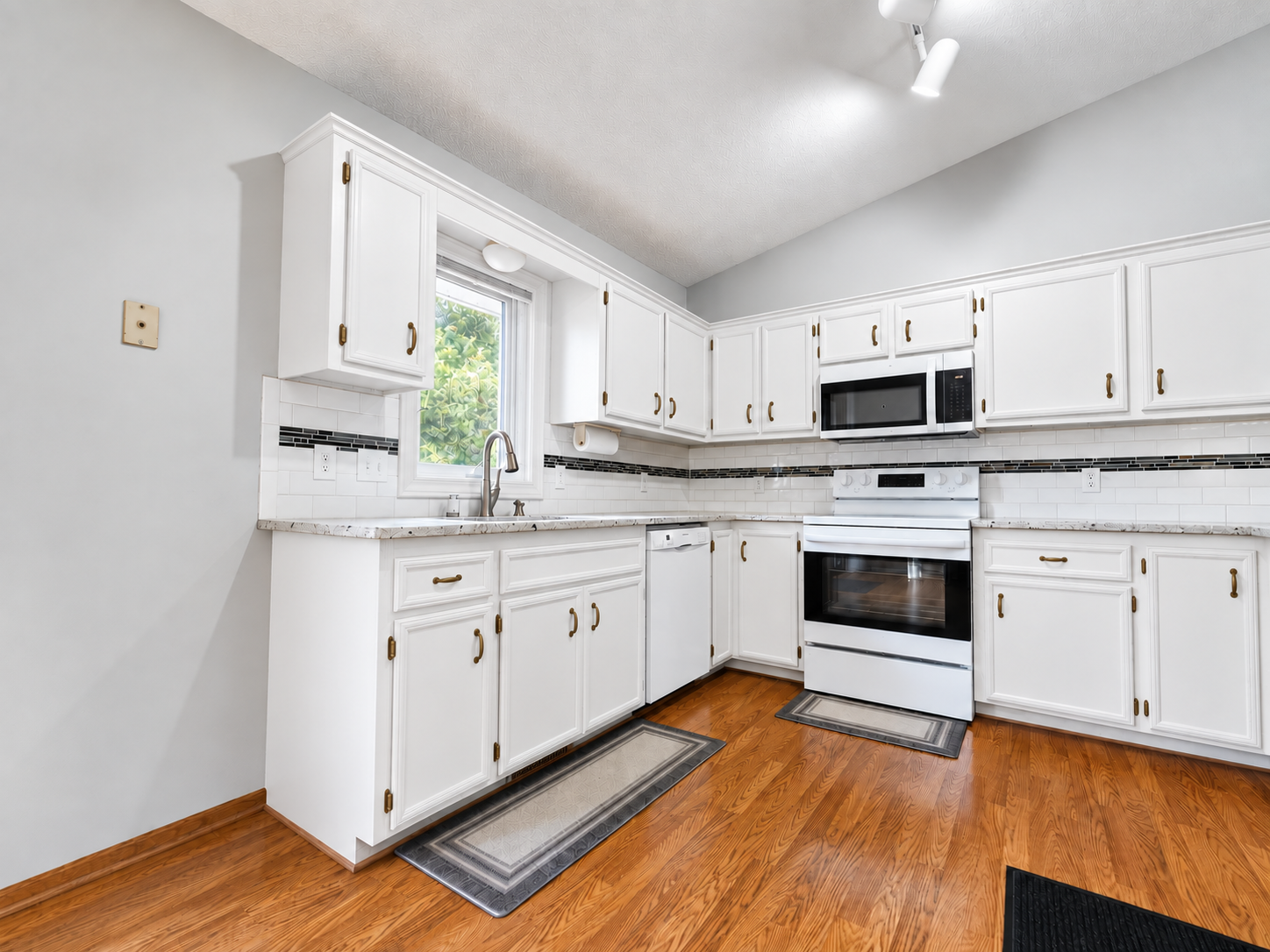 Photo 3 of Single family home for sale at 7005 Jocelyn Ave S, Cottage Grove, MN 55016 | MLS# 7142638 | Listing updated on 2026-09-24