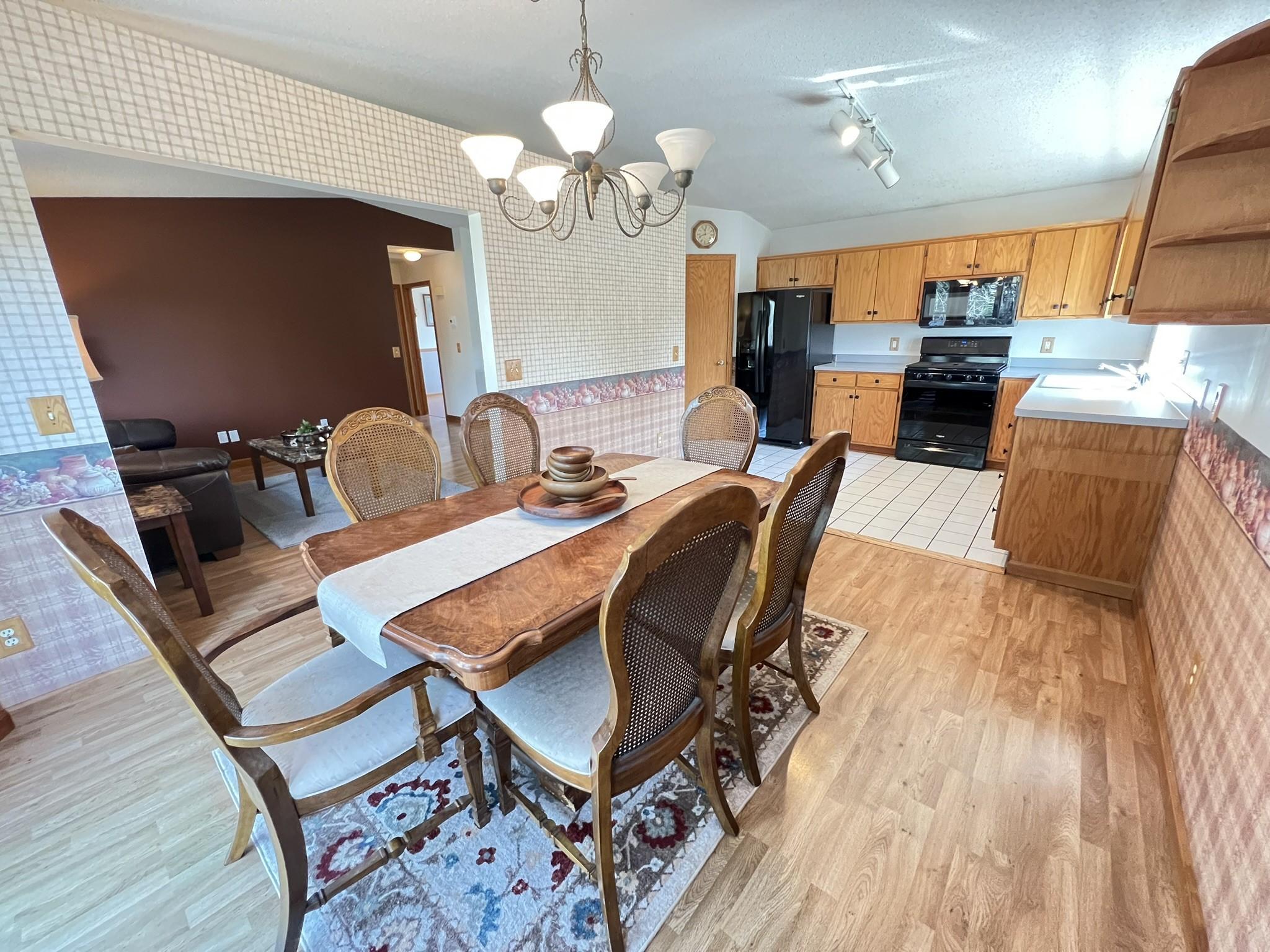 Photo 4 of Single family home for sale at 1508 Thistle Ln, Shakopee, MN 55379 | MLS# 7142982 | Listing updated on 2026-09-21