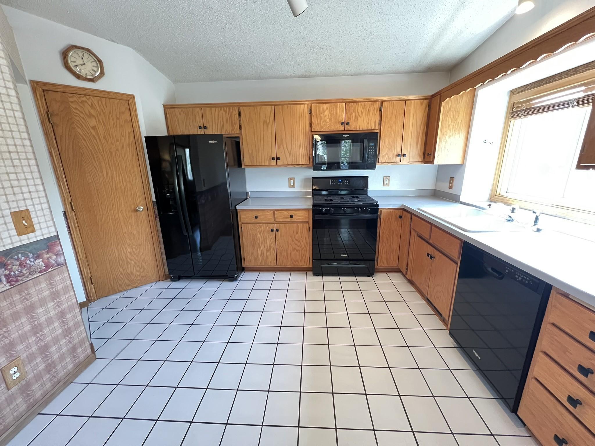 Photo 3 of Single family home for sale at 1508 Thistle Ln, Shakopee, MN 55379 | MLS# 7142982 | Listing updated on 2026-09-21