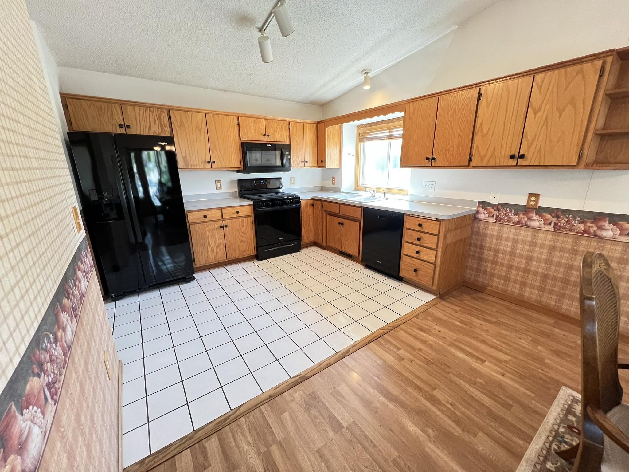 Photo 2 of Single family home for sale at 1508 Thistle Ln, Shakopee, MN 55379 | MLS# 7142982 | Listing updated on 2026-09-21