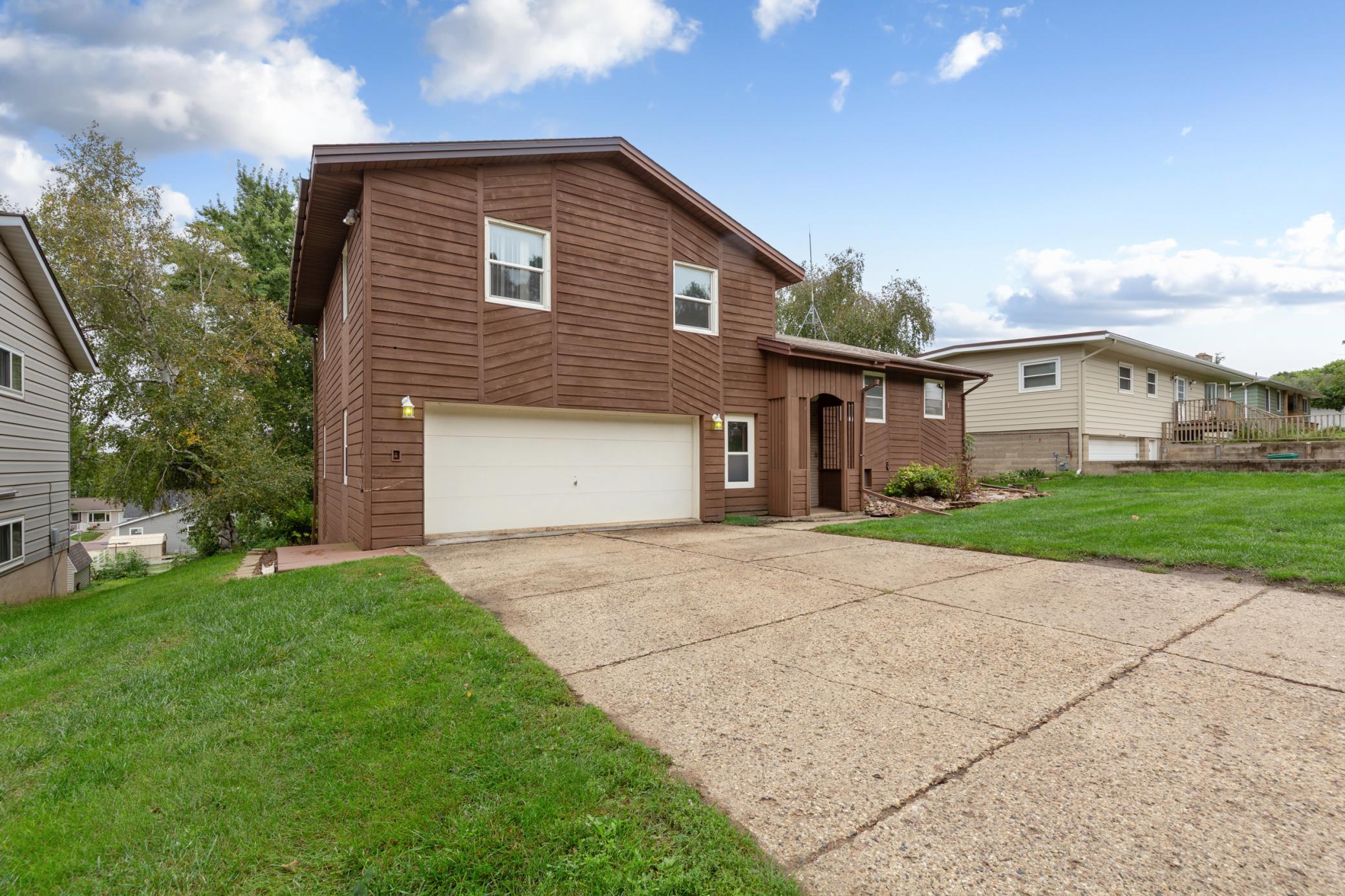 Photo 1 of Single family home for sale at 610 West St, Jackson, MN 56143 | MLS# 7143589 | Listing updated on 2026-09-21