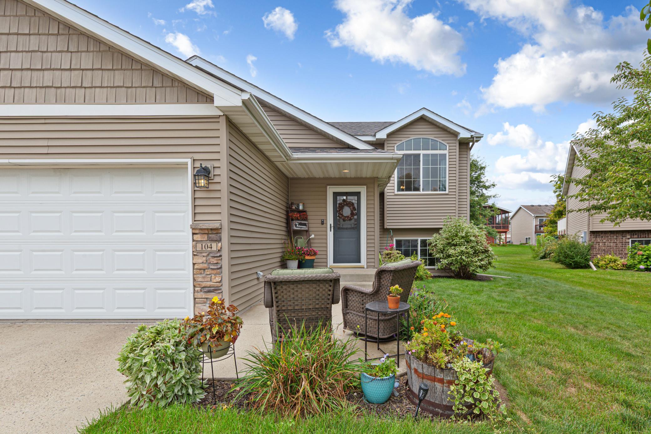 Photo 2 of Single family home for sale at 104 Kingsmill Ct, Mankato, MN 56001 | MLS# 7143801 | Listing updated on 2026-09-24
