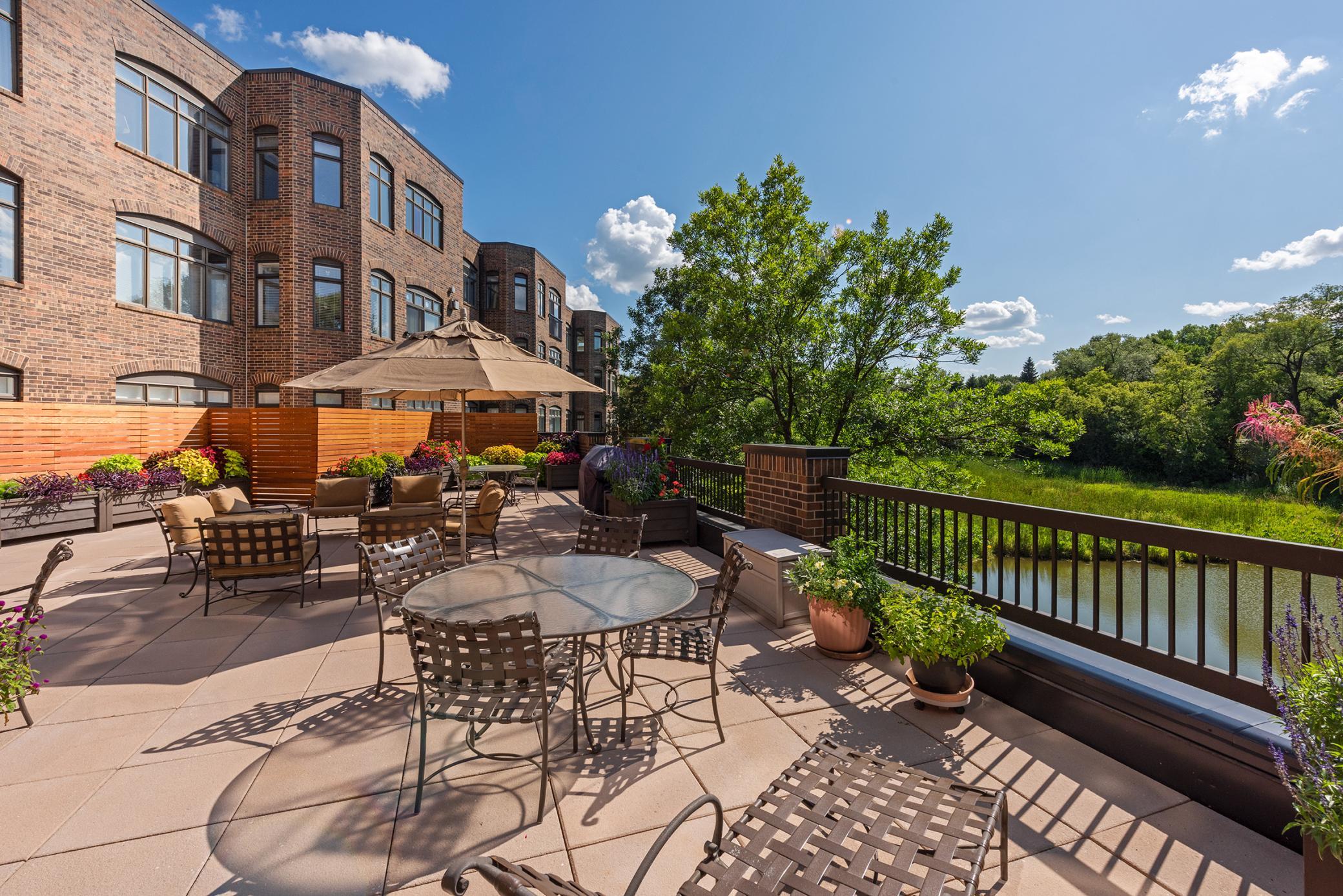 Listing Photo 3 - Condo for sale in building located at 5555 Dewey Hl Rd, Edina, MN 55439 - Unit #202