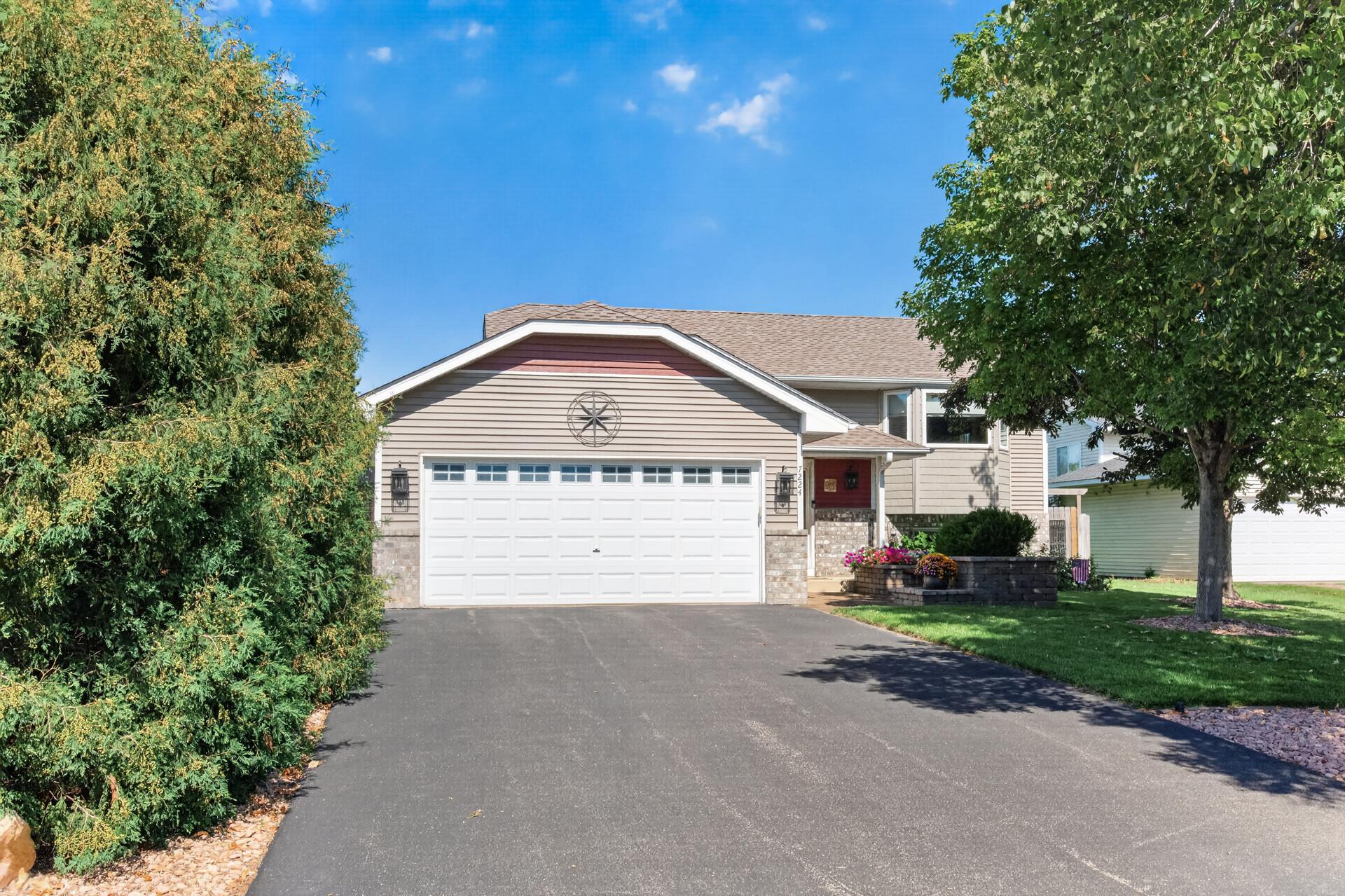 Photo 3 of Single family home for sale at 7224 96th Street S, Cottage Grove, MN 55016 | MLS# 7144206 | Listing updated on 2026-09-21