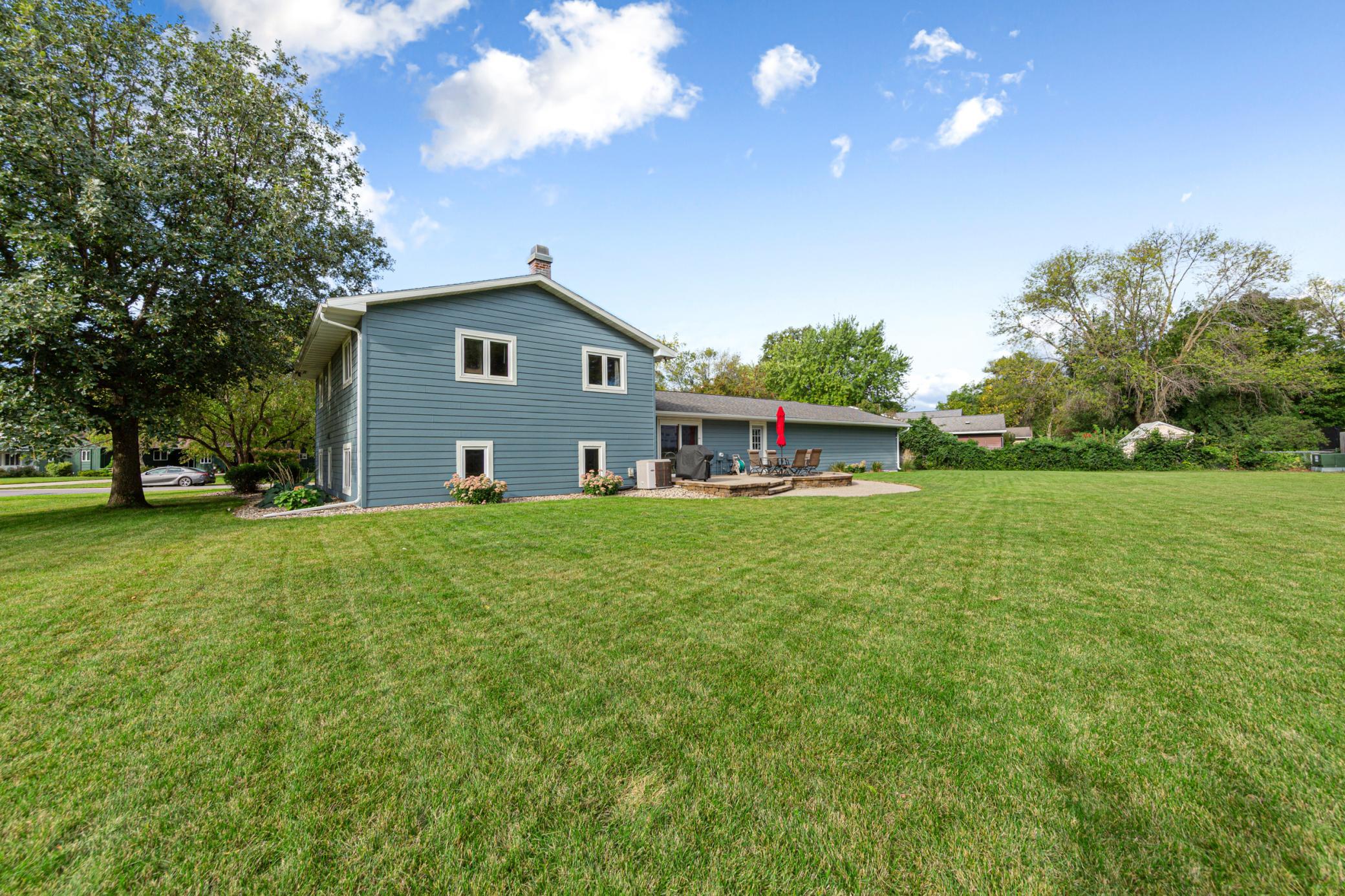 Photo 3 of Single family home for sale at 1552 Nottingham Dr, North Mankato, MN 56003 | MLS# 7144347 | Listing updated on 2026-09-21