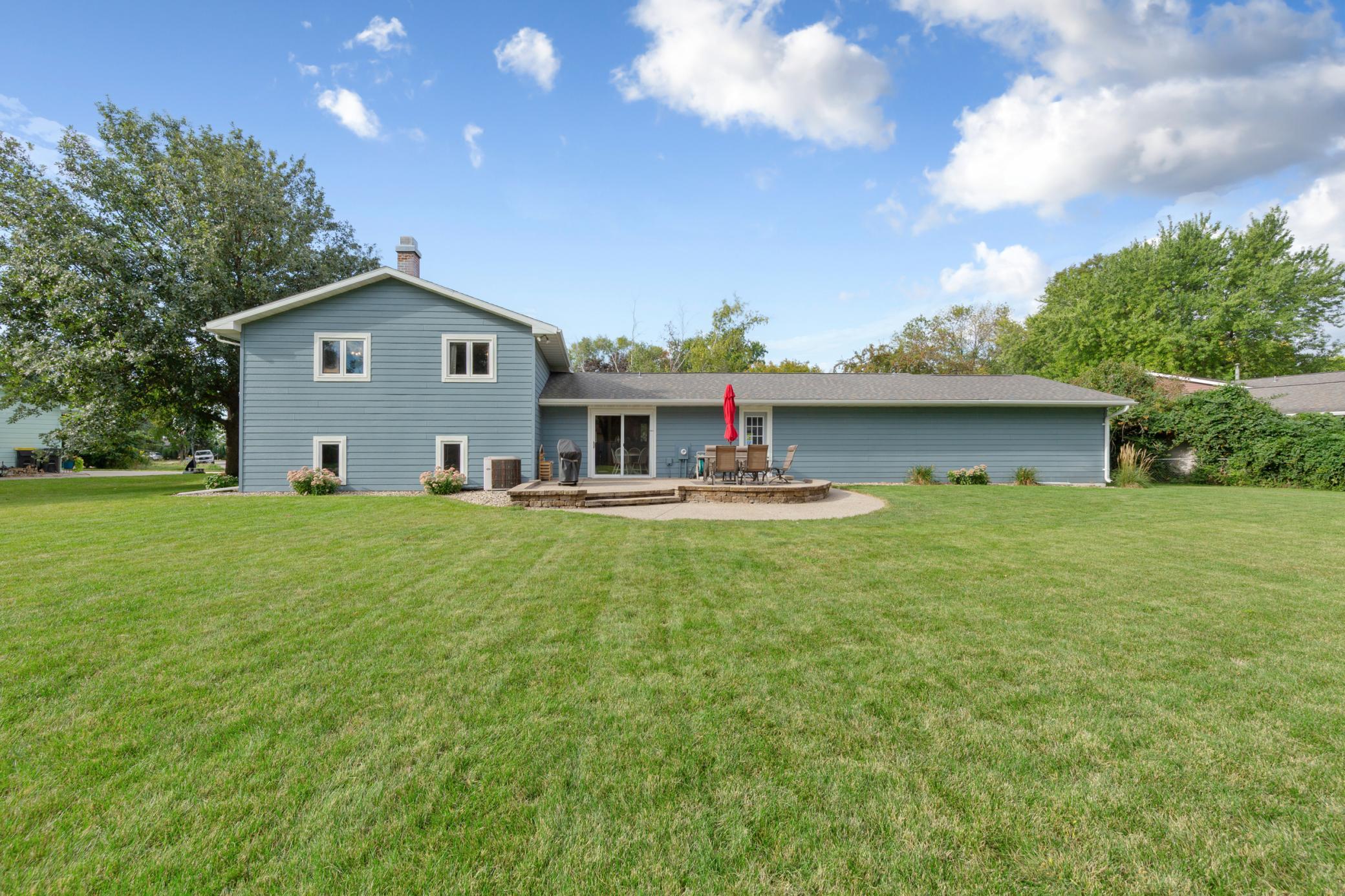 Photo 4 of Single family home for sale at 1552 Nottingham Dr, North Mankato, MN 56003 | MLS# 7144347 | Listing updated on 2026-09-21