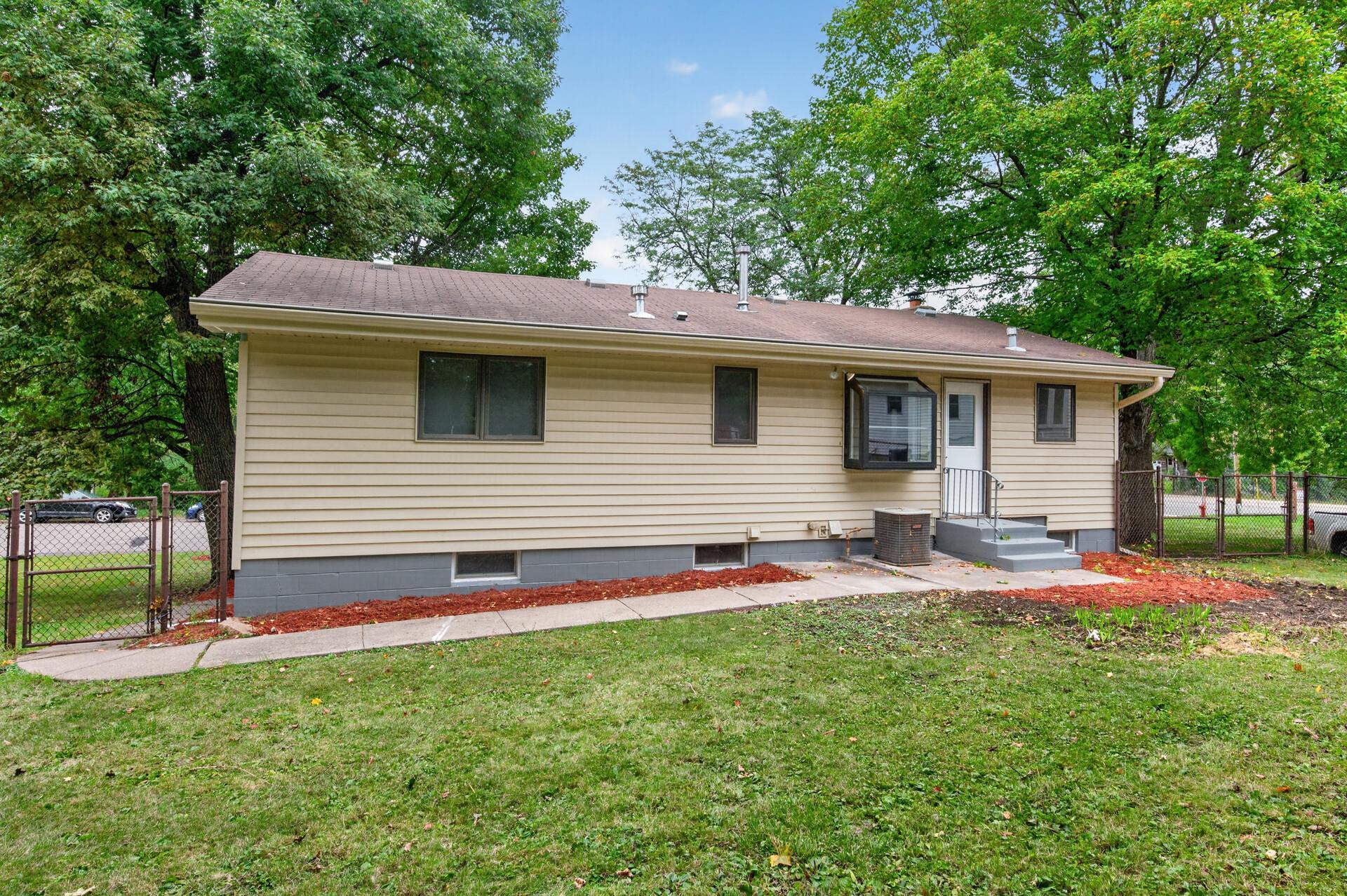 Photo 1 of Single family home for sale at 204 7th Street S, Buffalo, MN 55313 | MLS# 7145007 | Listing updated on 2026-09-21