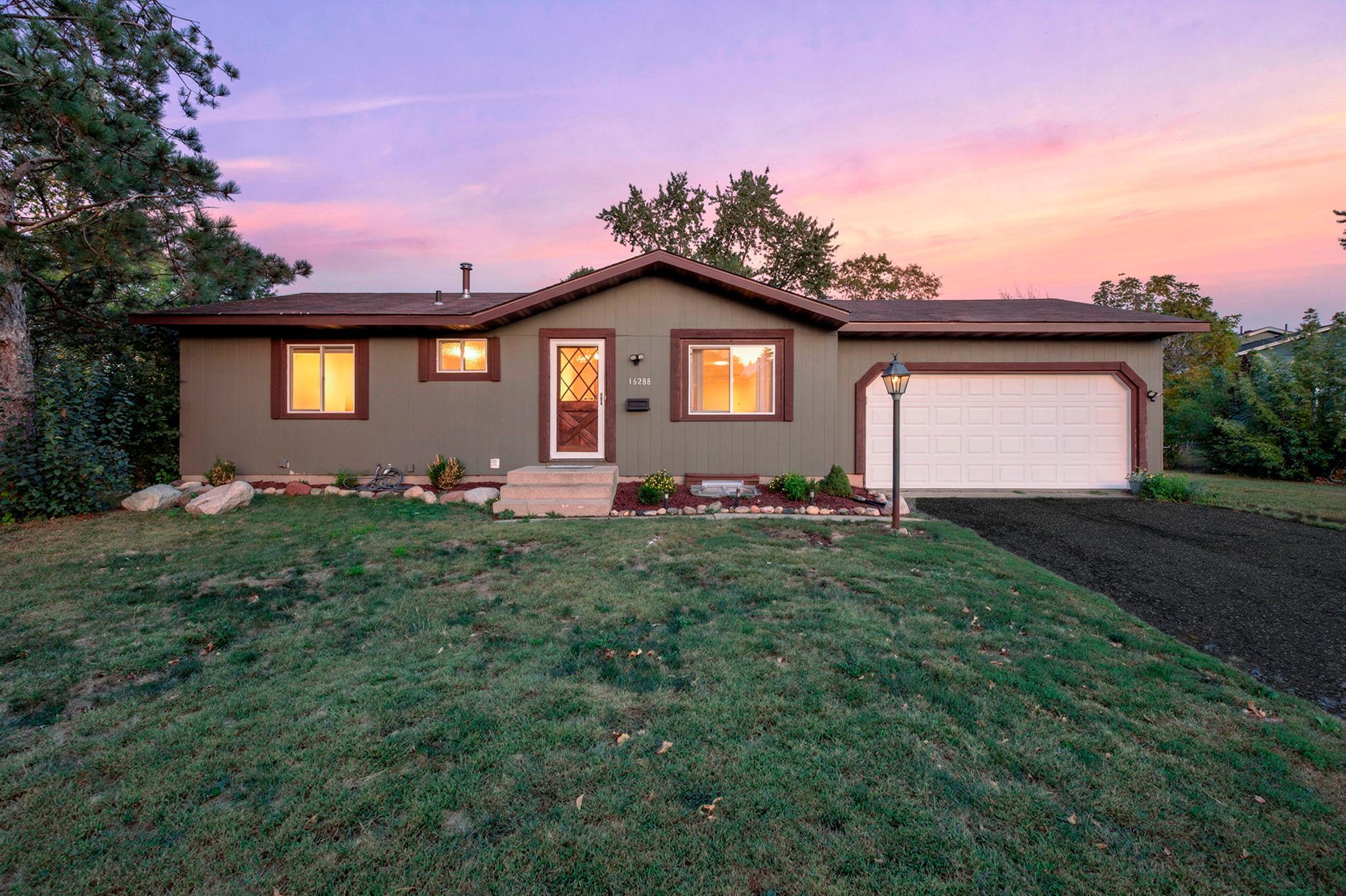 Photo 3 of Single family home for sale at 16288 Florida Way W, Rosemount, MN 55068 | MLS# 7146280 | Listing updated on 2026-10-23