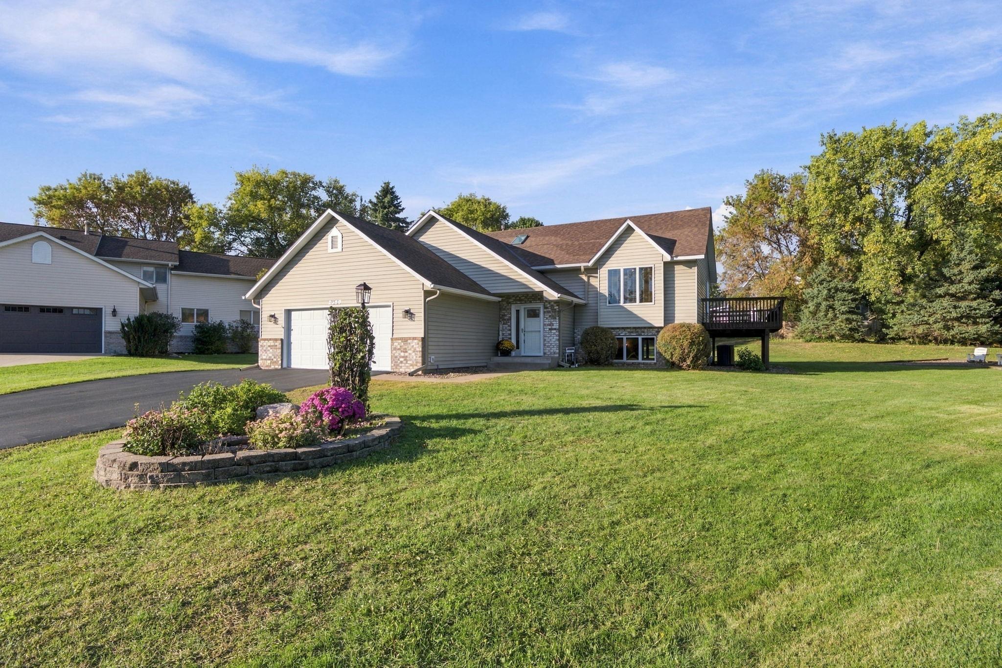 Photo 2 of Single family home for sale at 2330 Oak Glen Ct, Stillwater, MN 55082 | MLS# 7146574 | Listing updated on 2026-09-22
