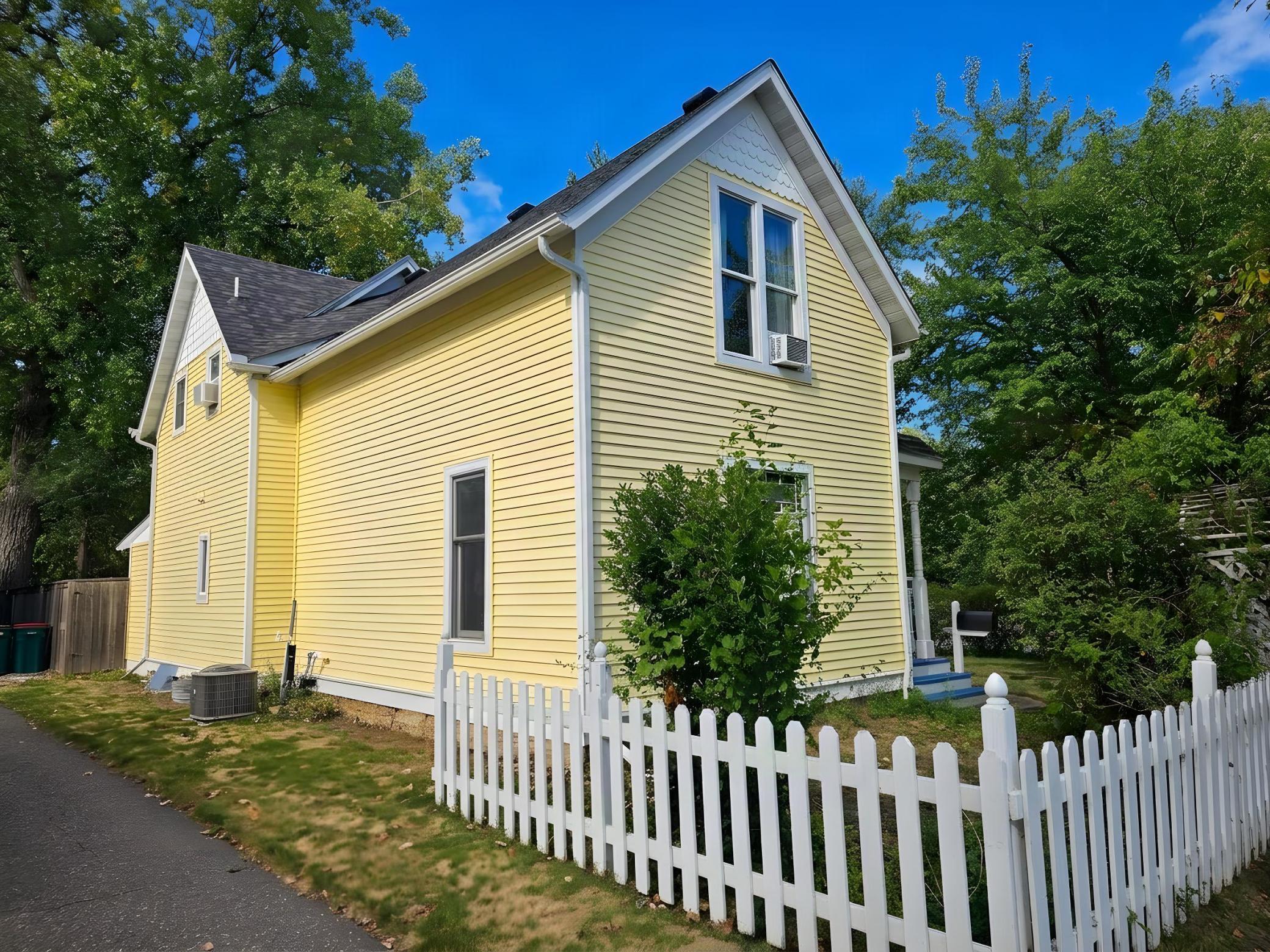 Photo 2 of Single family home for sale at 809 Oak St, Hudson, WI 54016 | MLS# 7146666 | Listing updated on 2026-09-24
