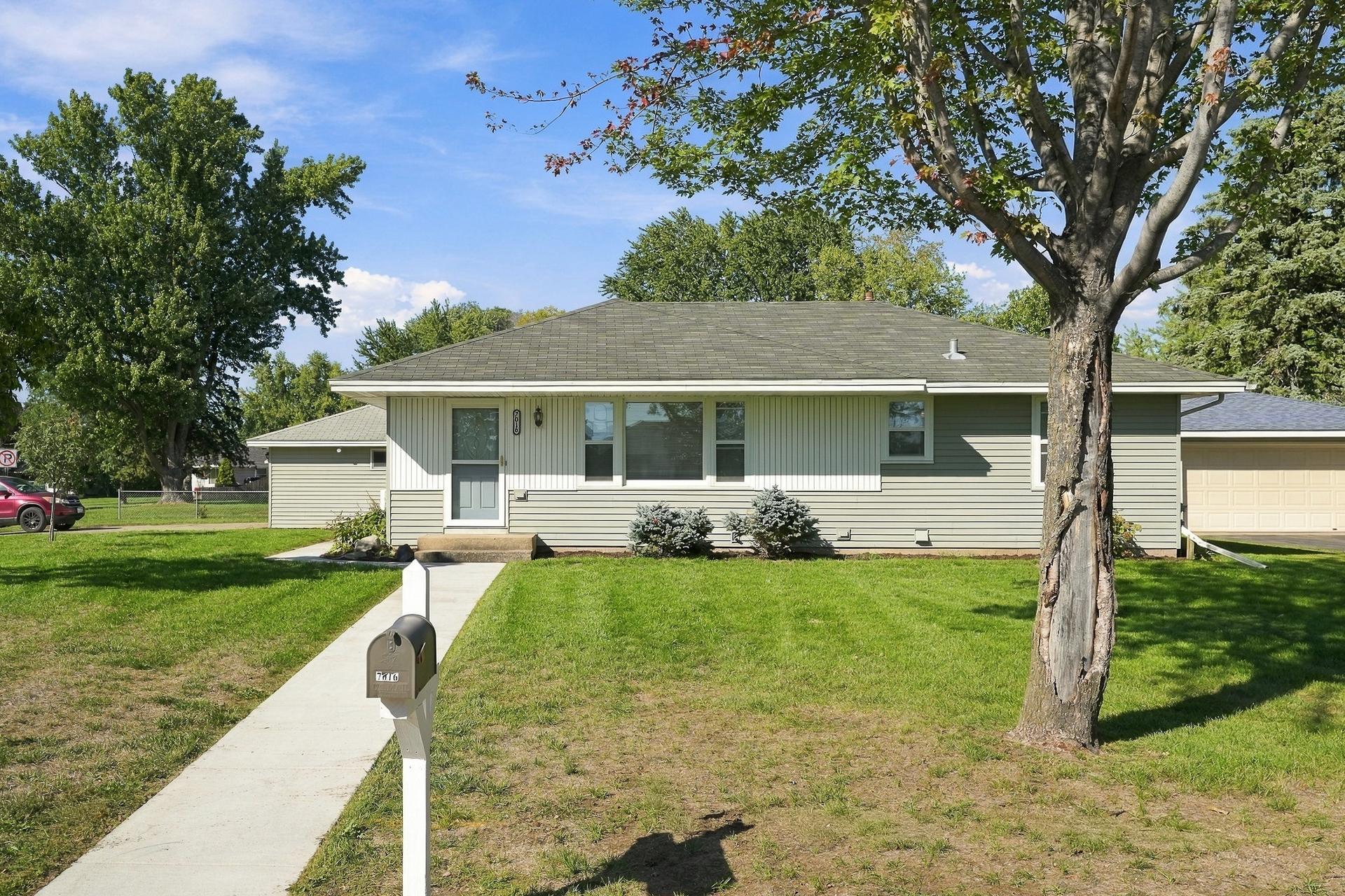 Single family home for sale at 7016 90th Street S, Cottage Grove, MN 55016 | MLS# 7146737
