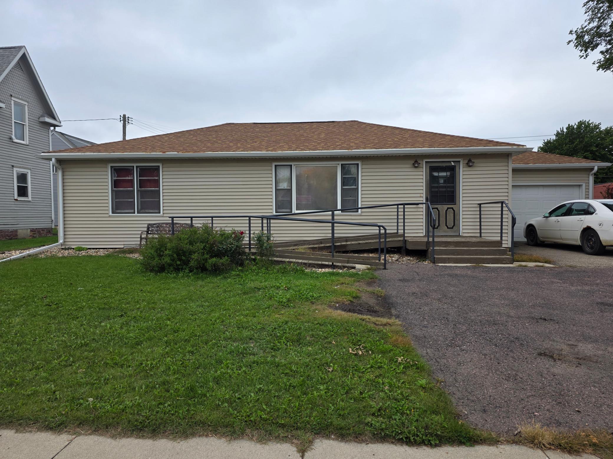 Photo 1 of Single family home for sale at 310 8th Avenue Se, Pipestone, MN 56164 | MLS# 7146743 | Listing updated on 2026-10-24