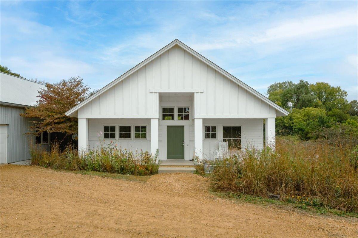 Photo 3 of Single family home for sale at 35294 382nd Street, Saint Peter, MN 56082 | MLS# 7147004 | Listing updated on 2026-09-24