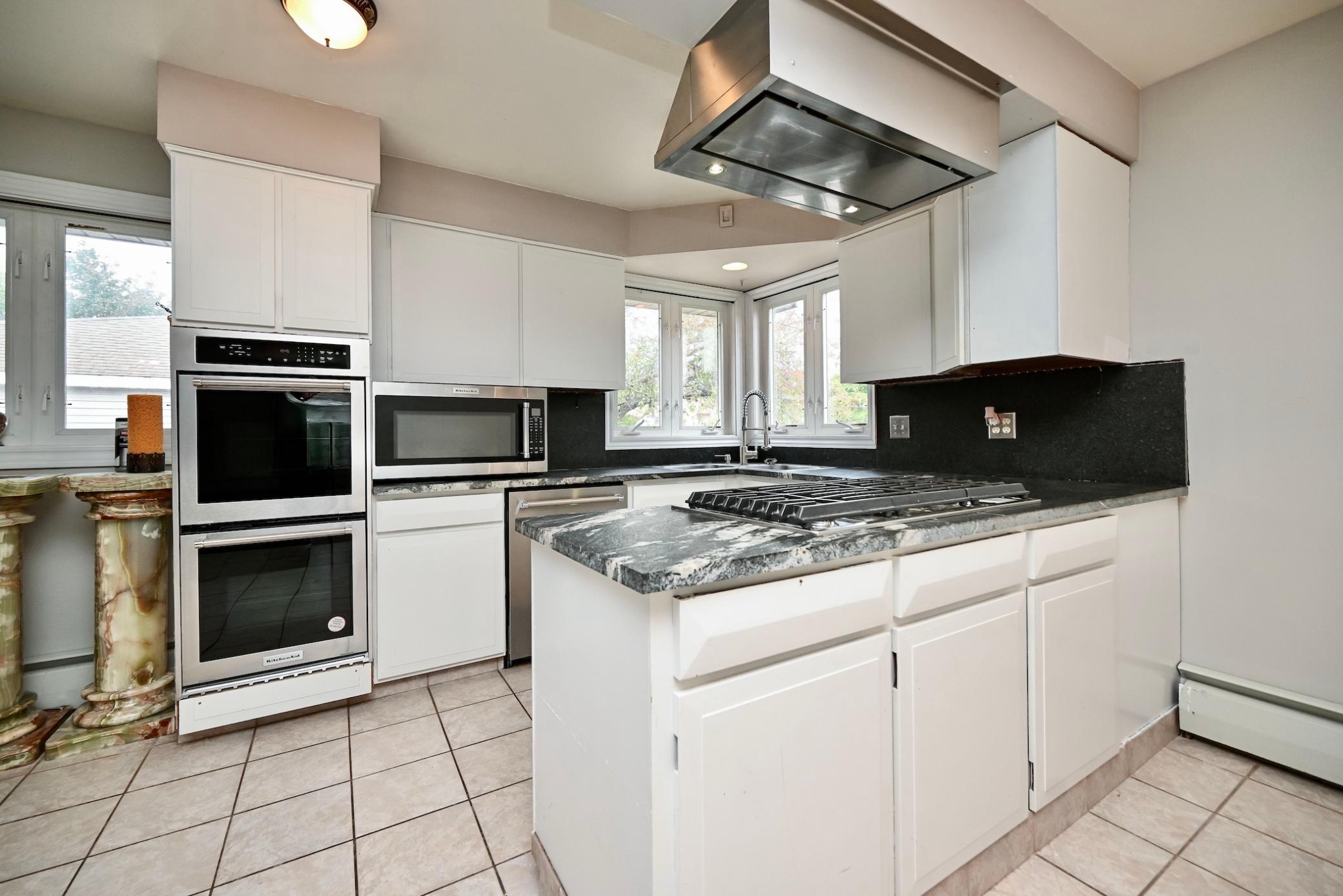 Photo 4 of Single family home for sale at 1215 W Mark St, Winona, MN 55987 | MLS# 7150138 | Listing updated on 2026-10-23
