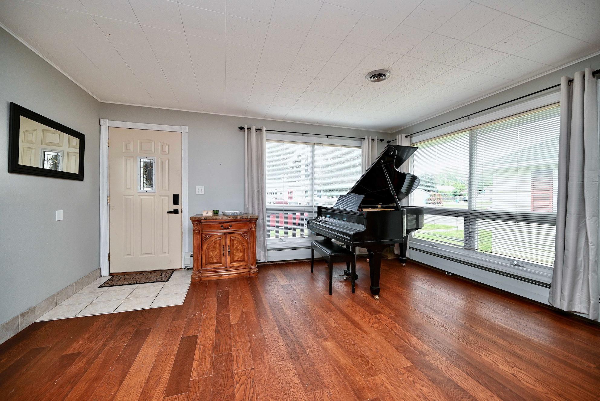 Photo 2 of Single family home for sale at 1215 W Mark St, Winona, MN 55987 | MLS# 7150138 | Listing updated on 2026-10-23