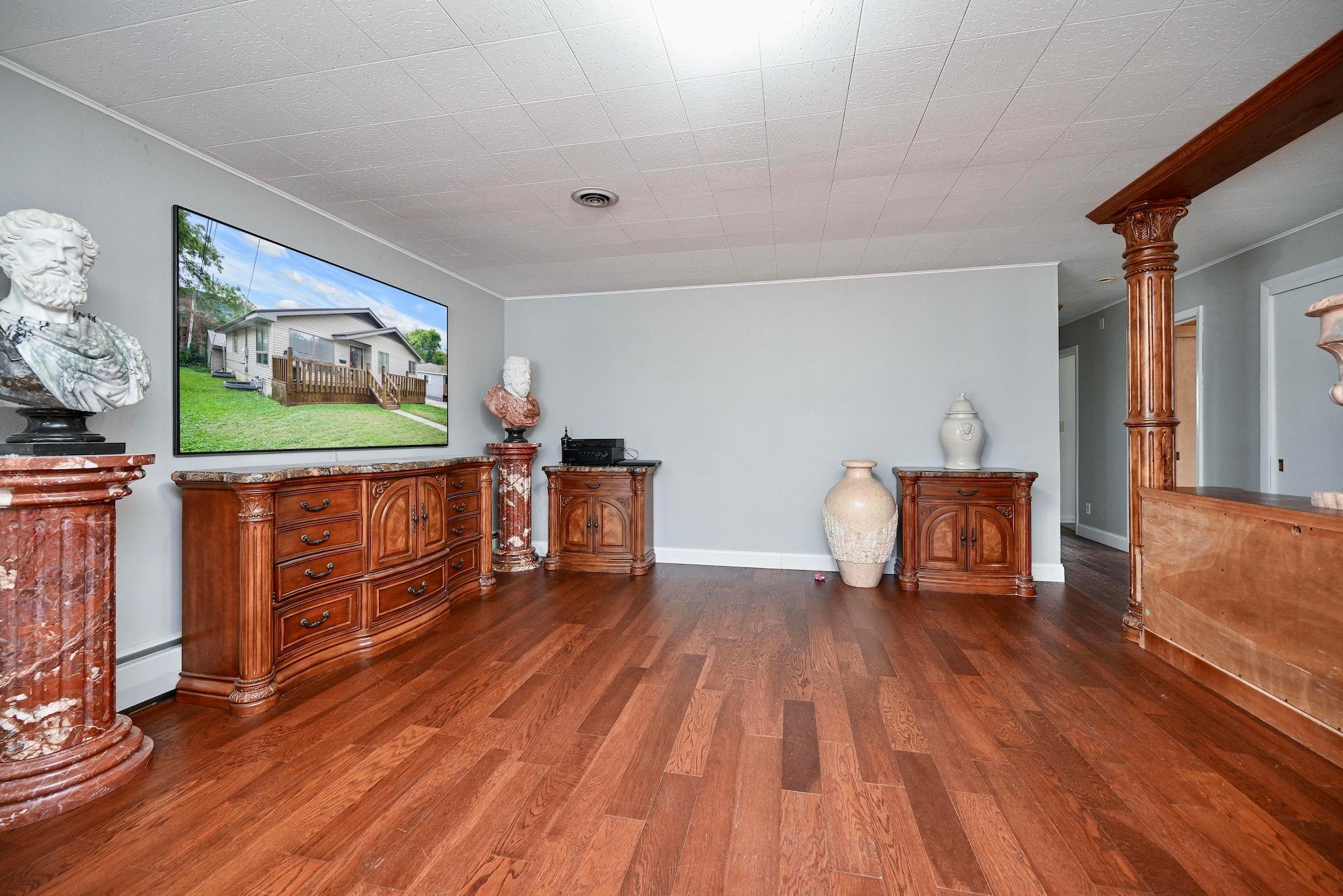 Photo 3 of Single family home for sale at 1215 W Mark St, Winona, MN 55987 | MLS# 7150138 | Listing updated on 2026-10-23