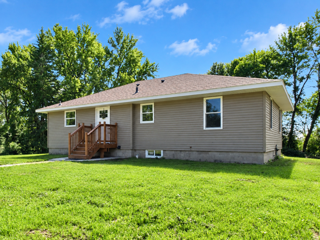Photo 3 of Single family home for sale at 1255 40th Street Se, Murdock, MN 56271 | MLS# 7150620 | Listing updated on 2026-10-05