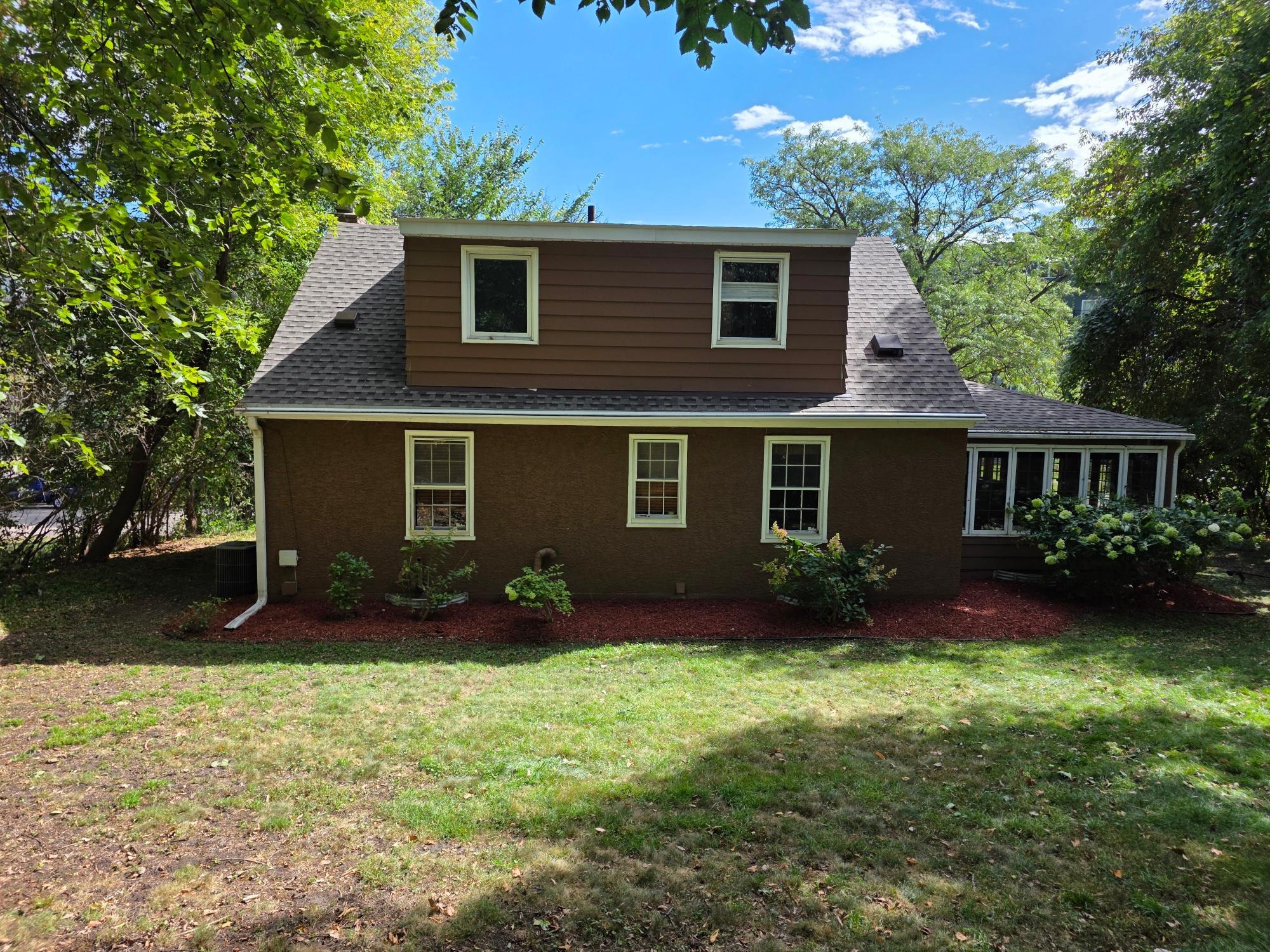 Photo 4 of Single family home for sale at 909 Old Lexington Ave, Saint Paul, MN 55116 | MLS# 7154456 | Listing updated on 2026-10-07