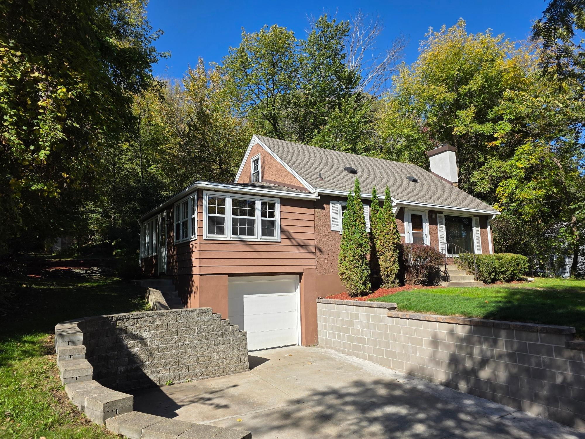 Photo 2 of Single family home for sale at 909 Old Lexington Ave, Saint Paul, MN 55116 | MLS# 7154456 | Listing updated on 2026-10-07
